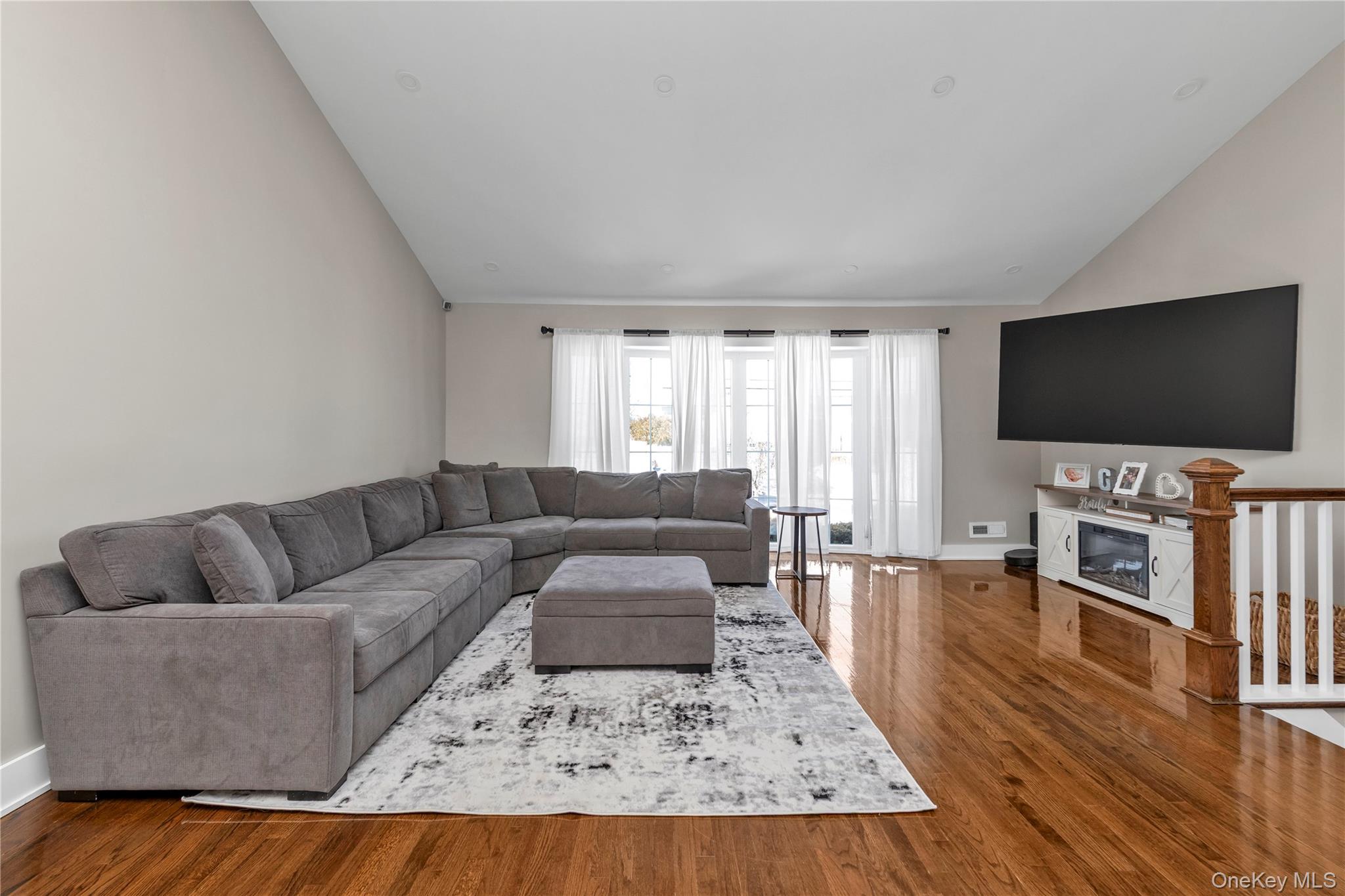 #15 photo, 5 W End Avenue, מחוז נסאו Massapequa , NY 11758