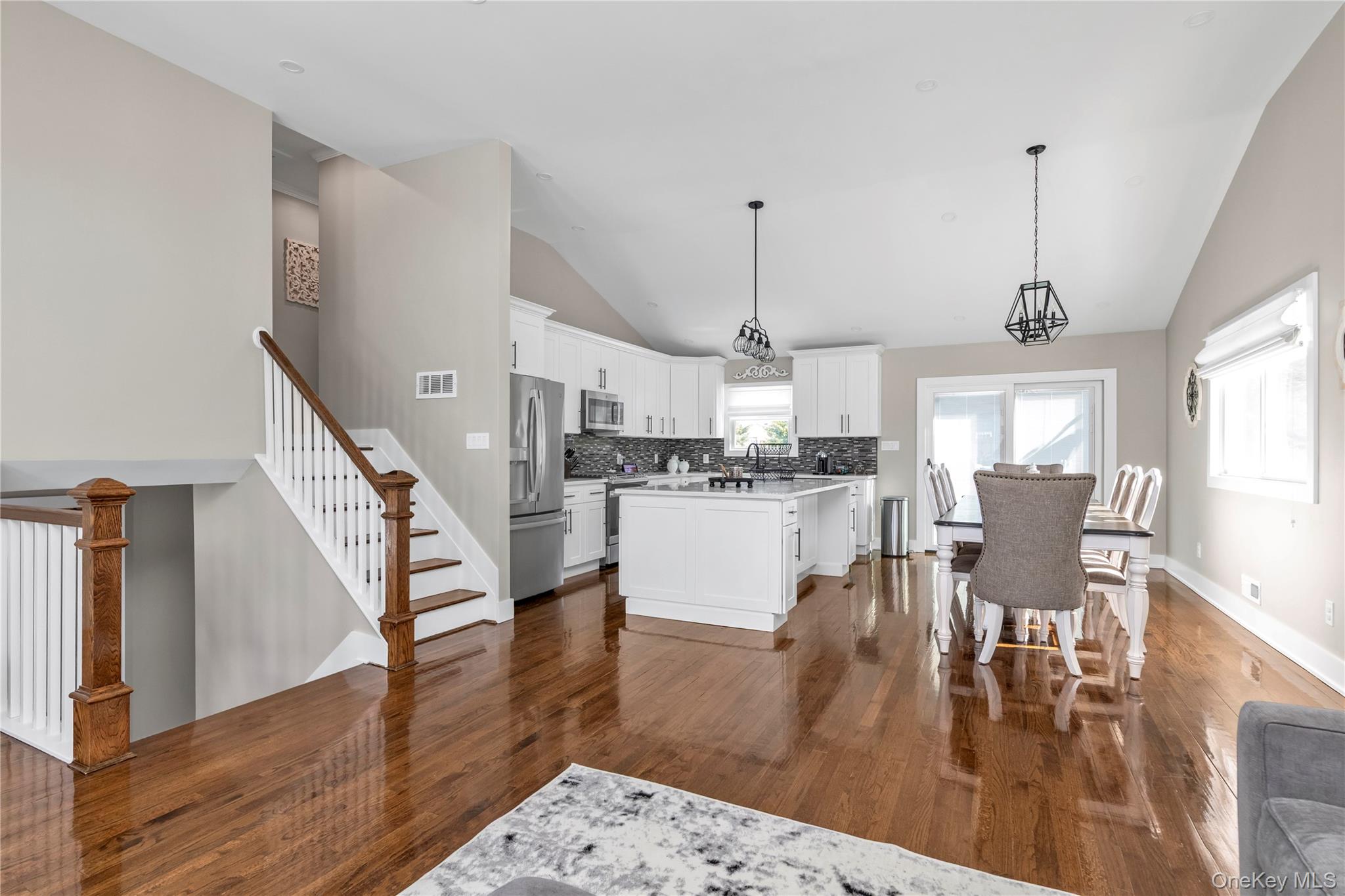 #7 photo, 5 W End Avenue, מחוז נסאו Massapequa , NY 11758