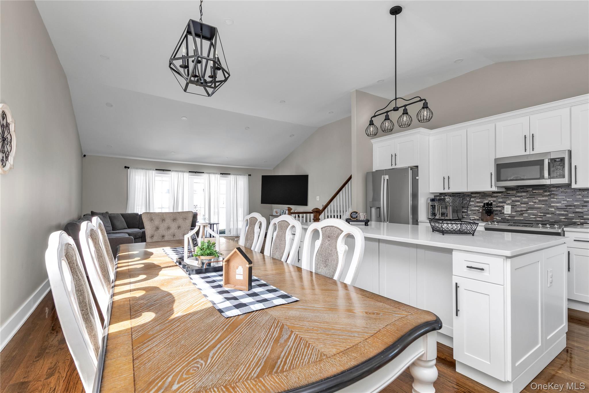 #9 photo, 5 W End Avenue, מחוז נסאו Massapequa , NY 11758