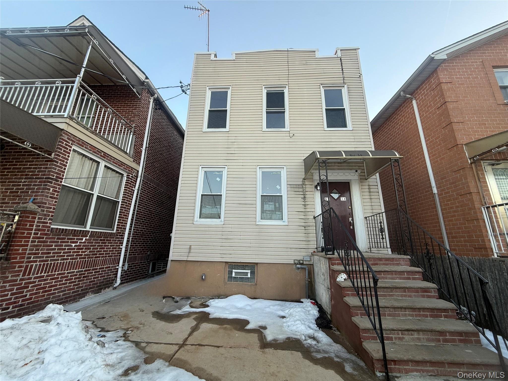 #1 photo, 6734 52nd Avenue, Куинс ‖ Maspeth , NY 11378