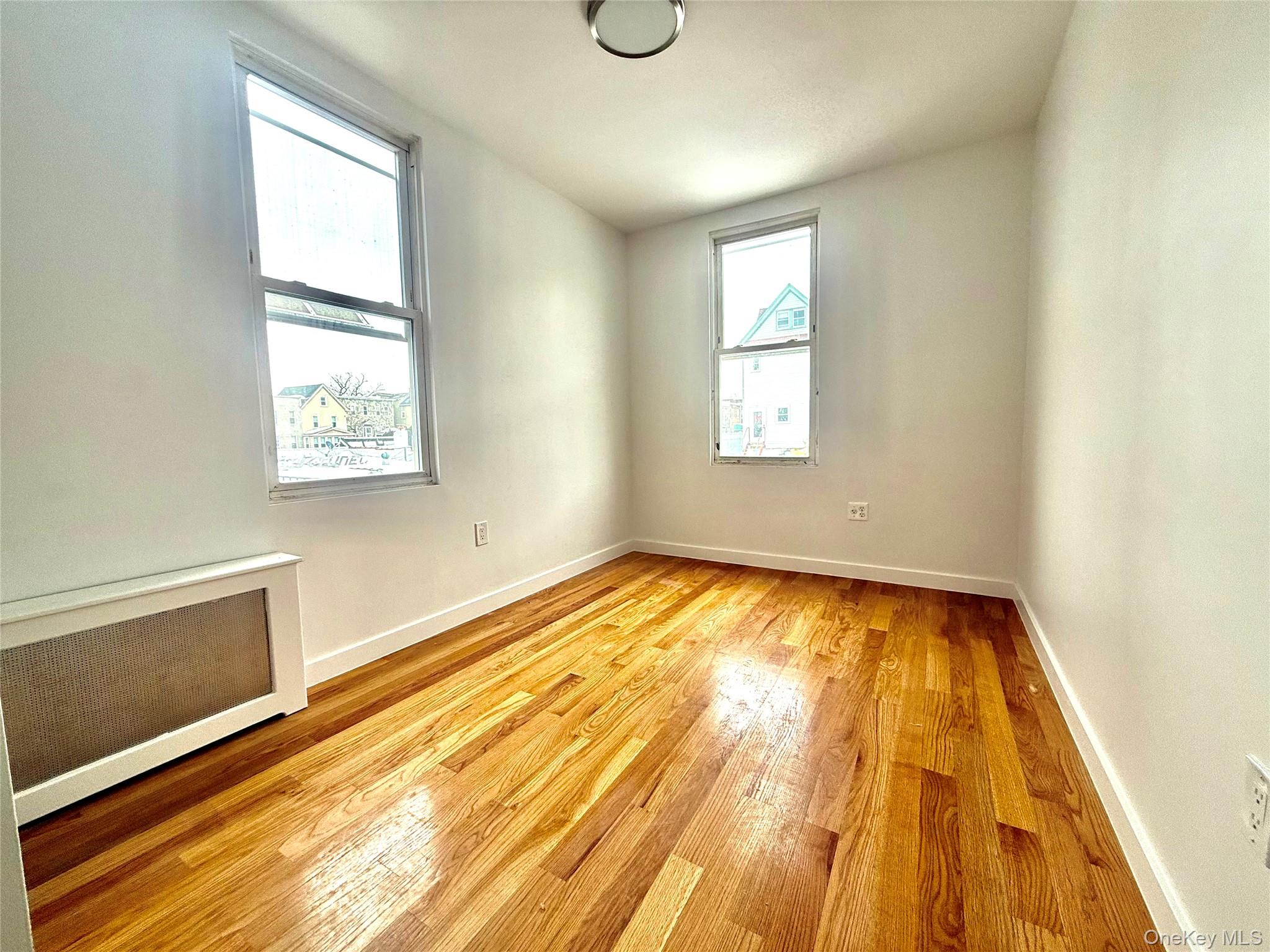 #2 photo, 6734 52nd Avenue, Куинс ‖ Maspeth , NY 11378