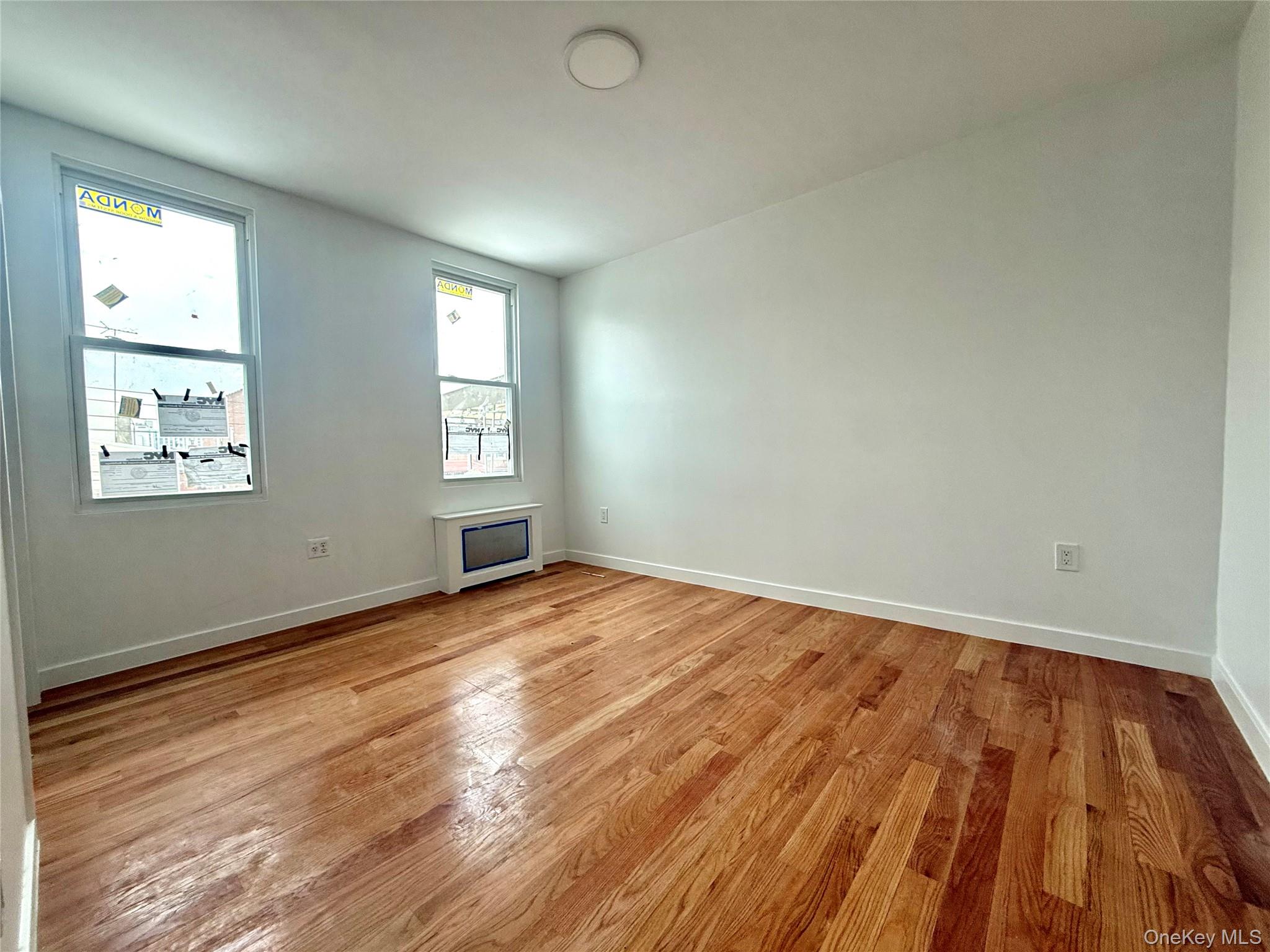 #3 photo, 6734 52nd Avenue, Куинс ‖ Maspeth , NY 11378