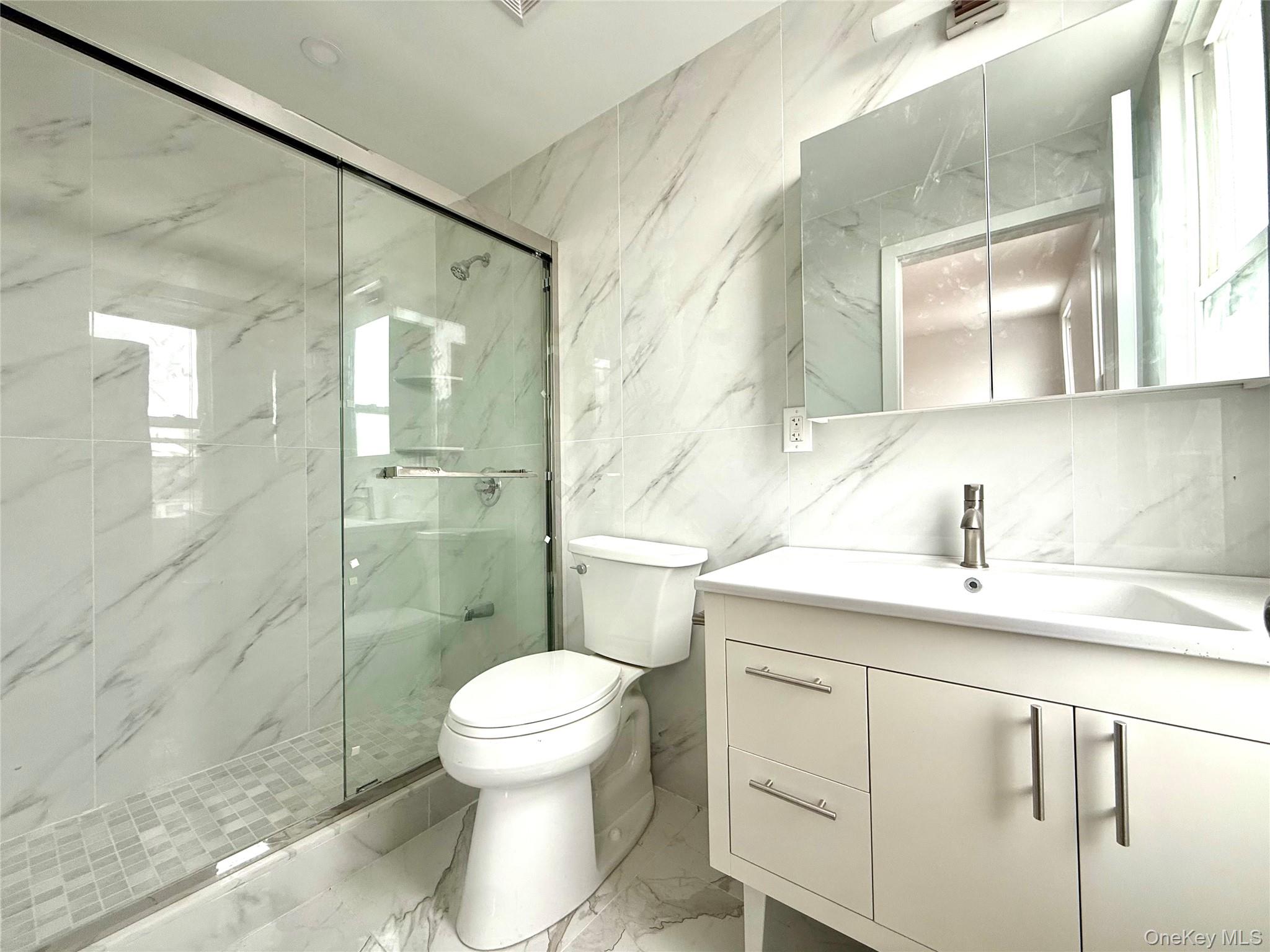 #5 photo, 6734 52nd Avenue, Куинс ‖ Maspeth , NY 11378