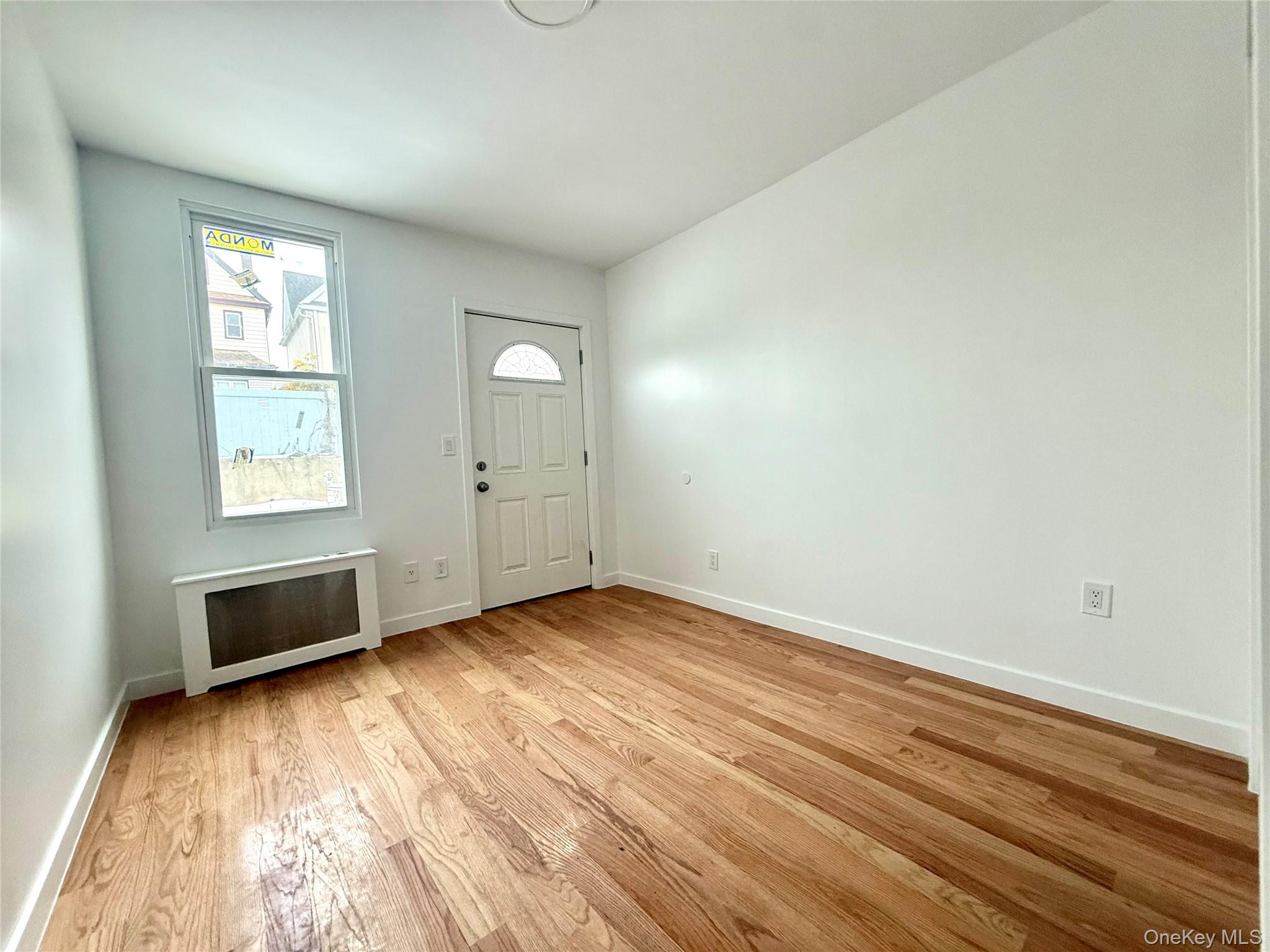 #6 photo, 6734 52nd Avenue, Куинс ‖ Maspeth , NY 11378