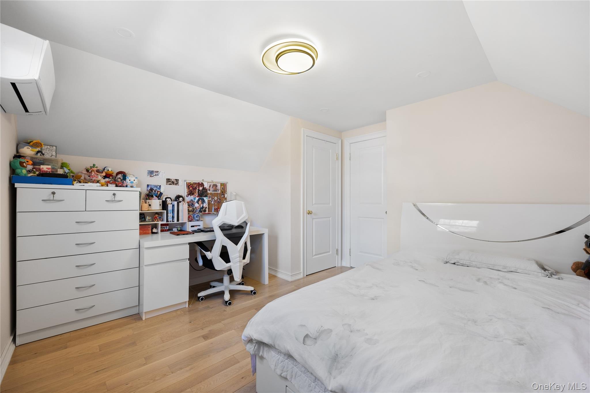 #16 photo, 163-40 19th Avenue, Whitestone , NY 11357