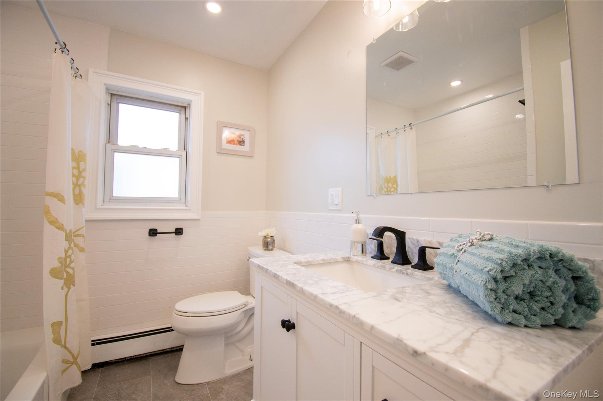 #19 photo, 650 Bryant Street, নাসাউ কাউন্টি East Meadow , NY 11554