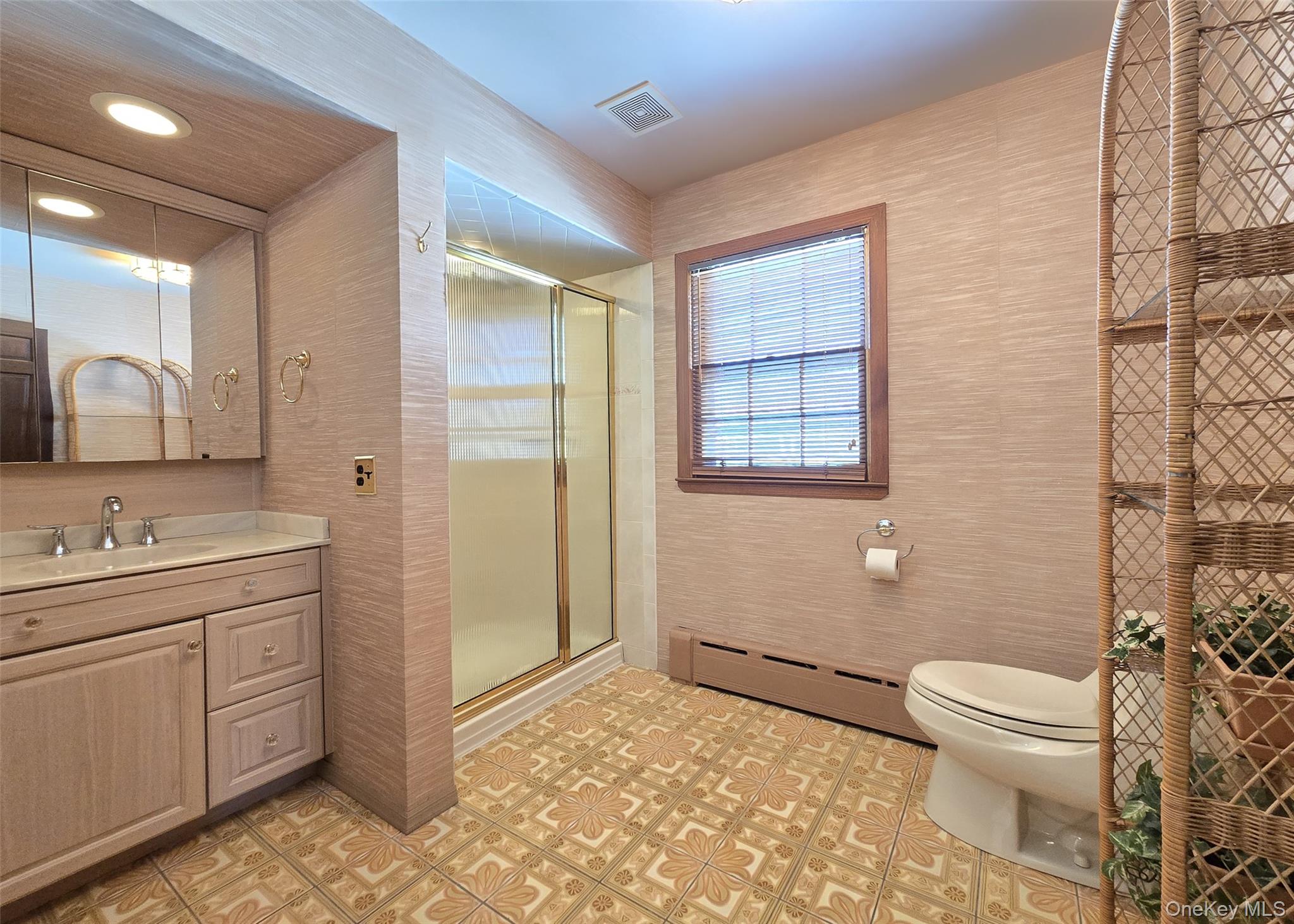 #13 photo, 77 Jamaica Avenue, Holtsville , NY 11742