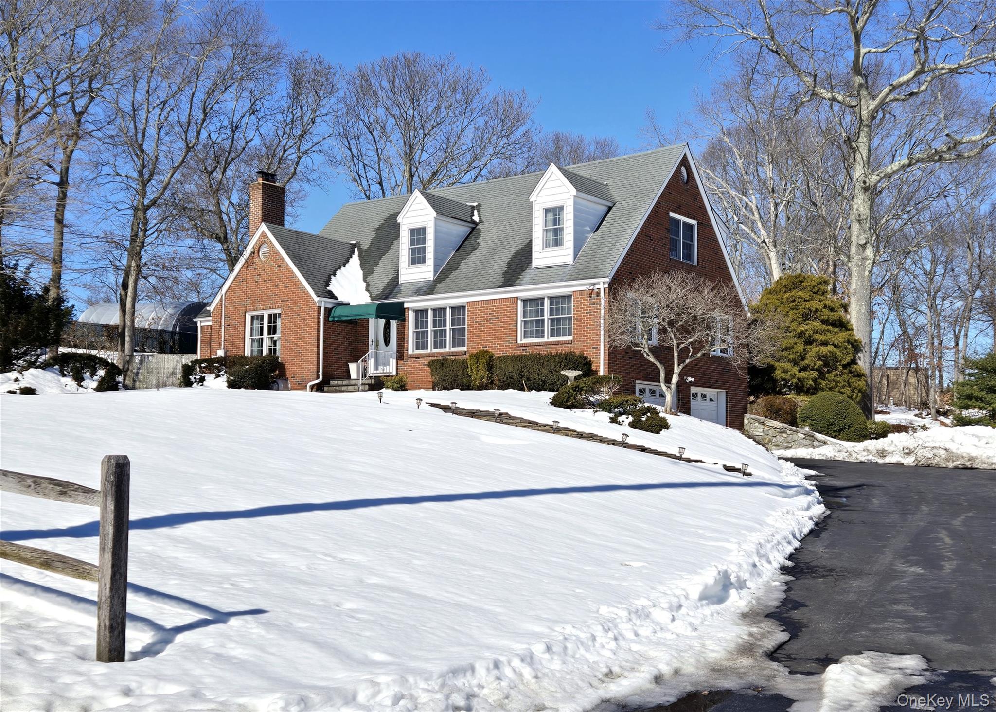 #19 photo, 77 Jamaica Avenue, Holtsville , NY 11742