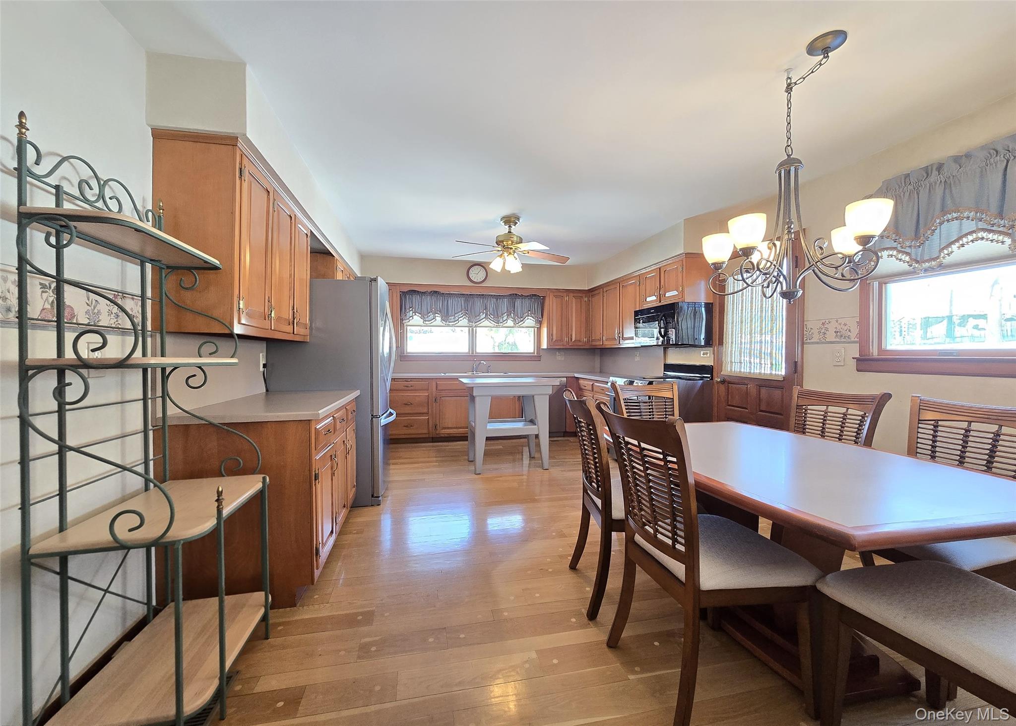 #6 photo, 77 Jamaica Avenue, Holtsville , NY 11742