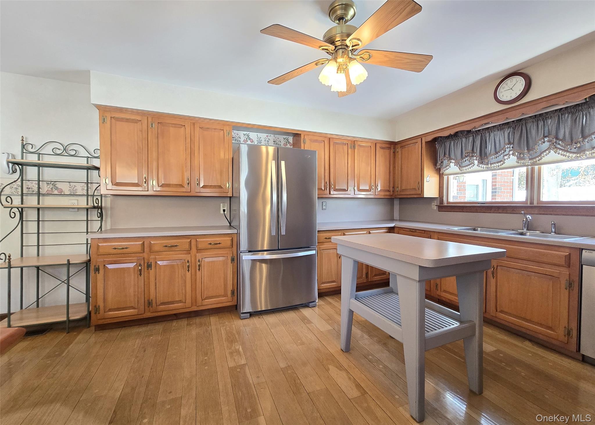 #7 photo, 77 Jamaica Avenue, Holtsville , NY 11742