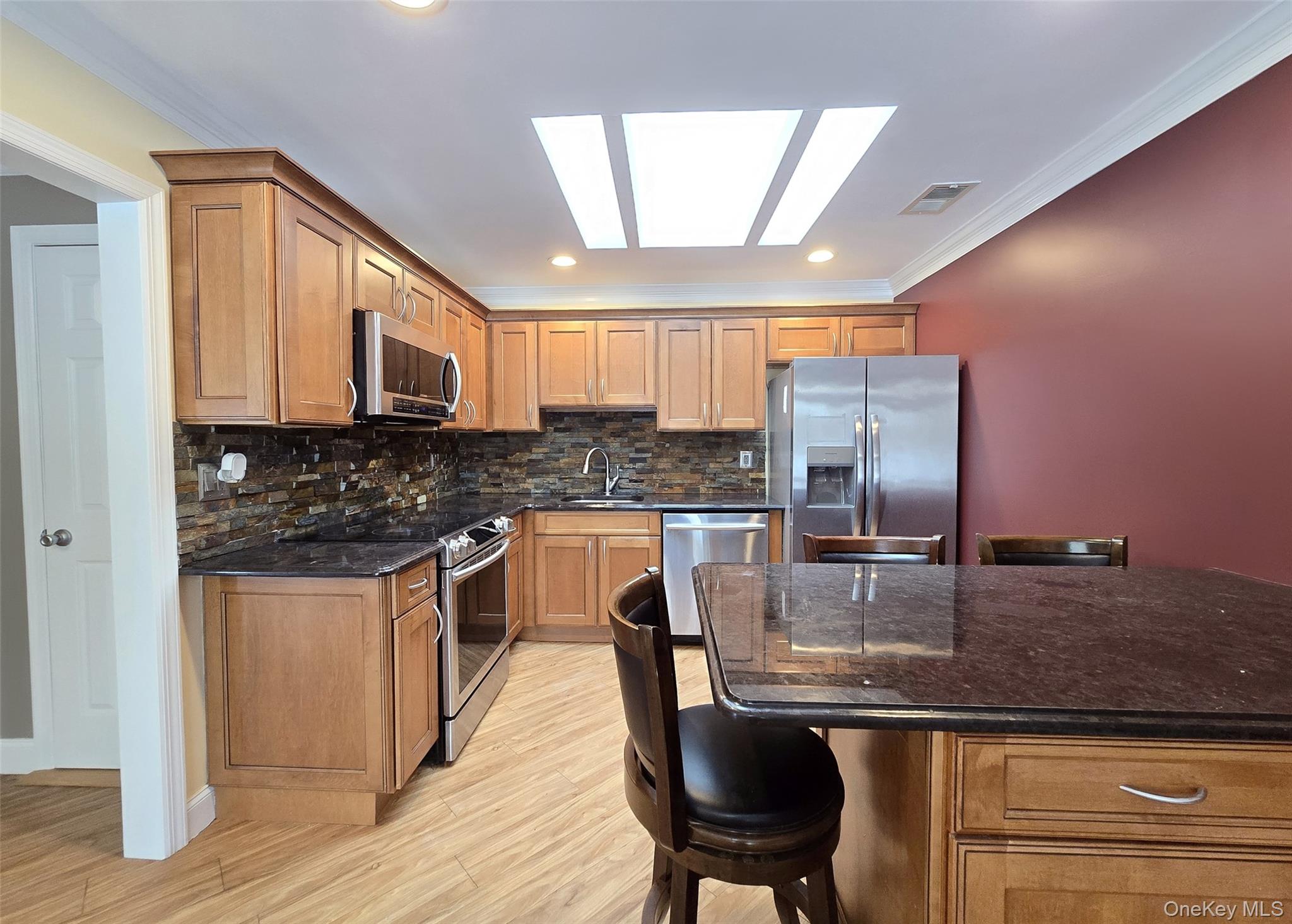 #4 photo, 786 Hilltop Court, Coram , NY 11727