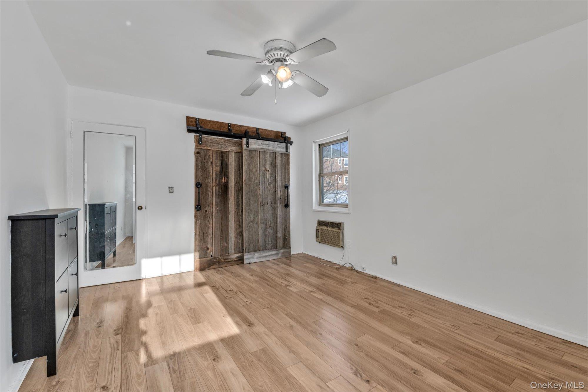 #13 photo, 251-16 58th Avenue, Little Neck , NY 11362