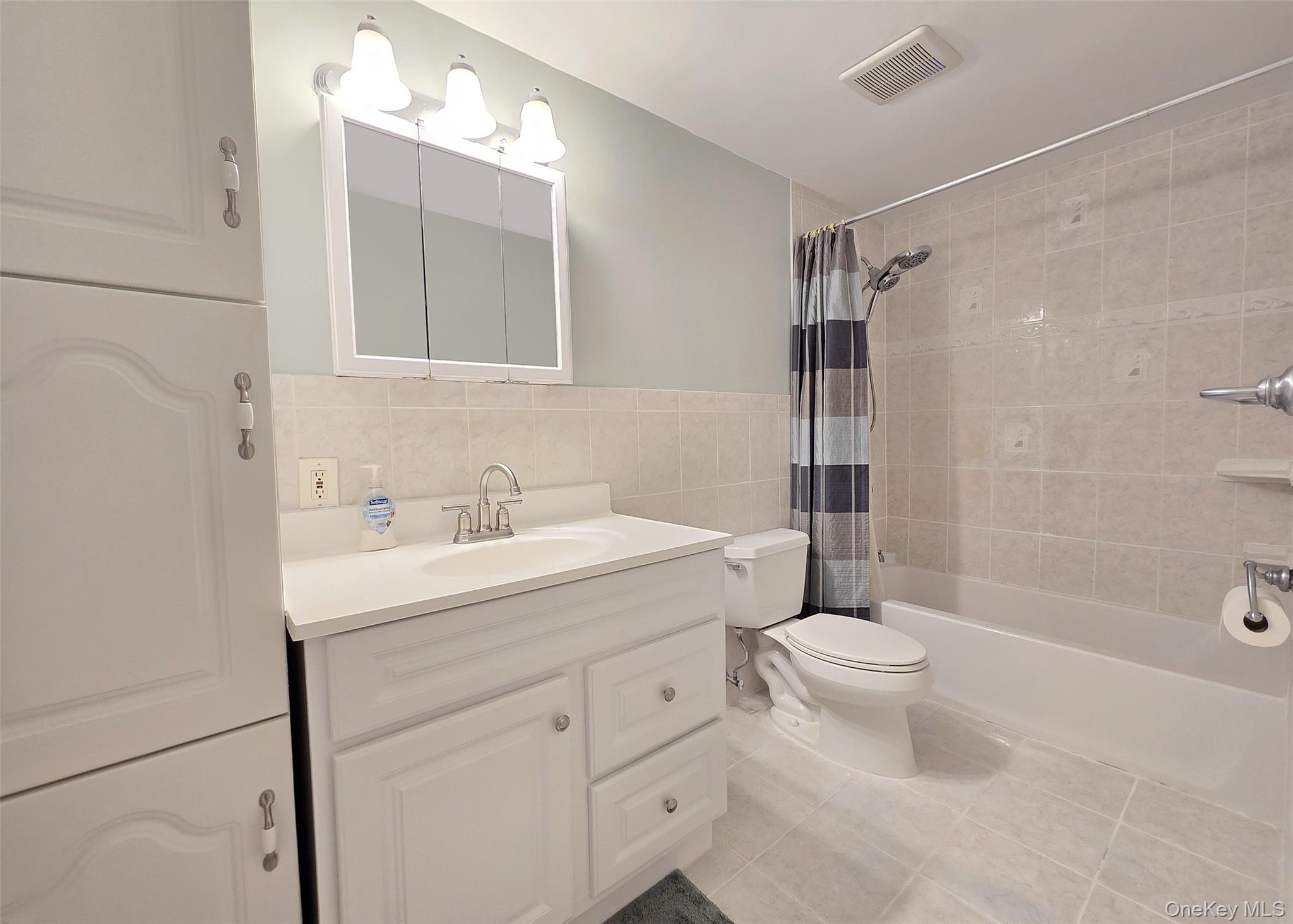 #13 photo, 107 Glen Hollow Drive, Port Jefferson Station , NY 11776