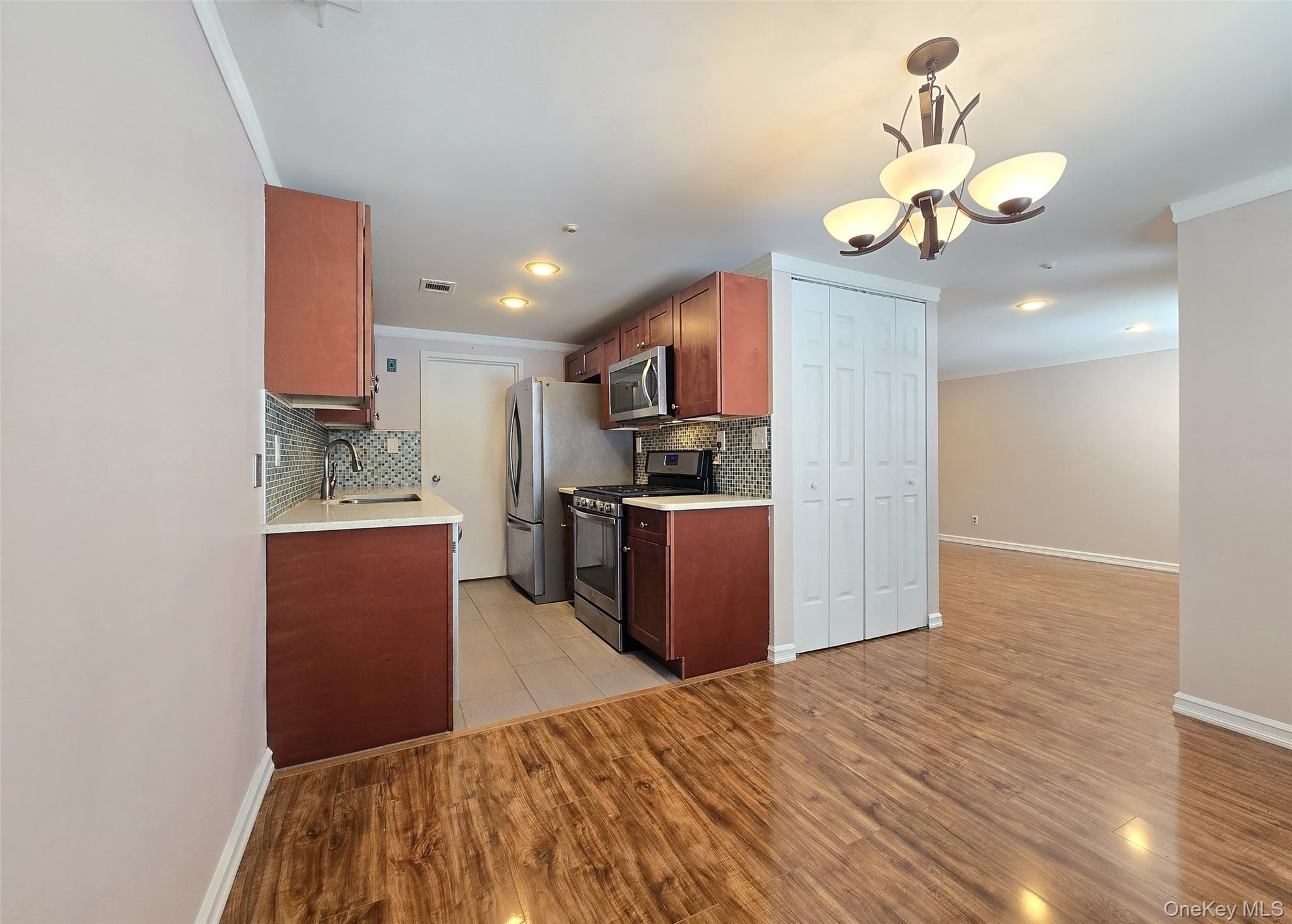 #5 photo, 107 Glen Hollow Drive, Port Jefferson Station , NY 11776