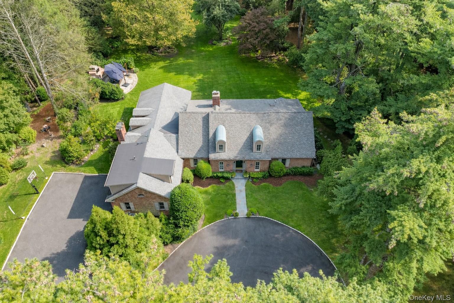 #1 photo, 10 Middle Hollow Road, Lloyd Harbor , NY 11743