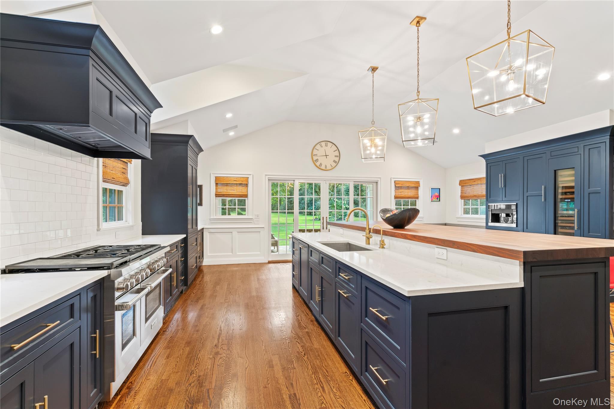 #13 photo, 10 Middle Hollow Road, Lloyd Harbor , NY 11743