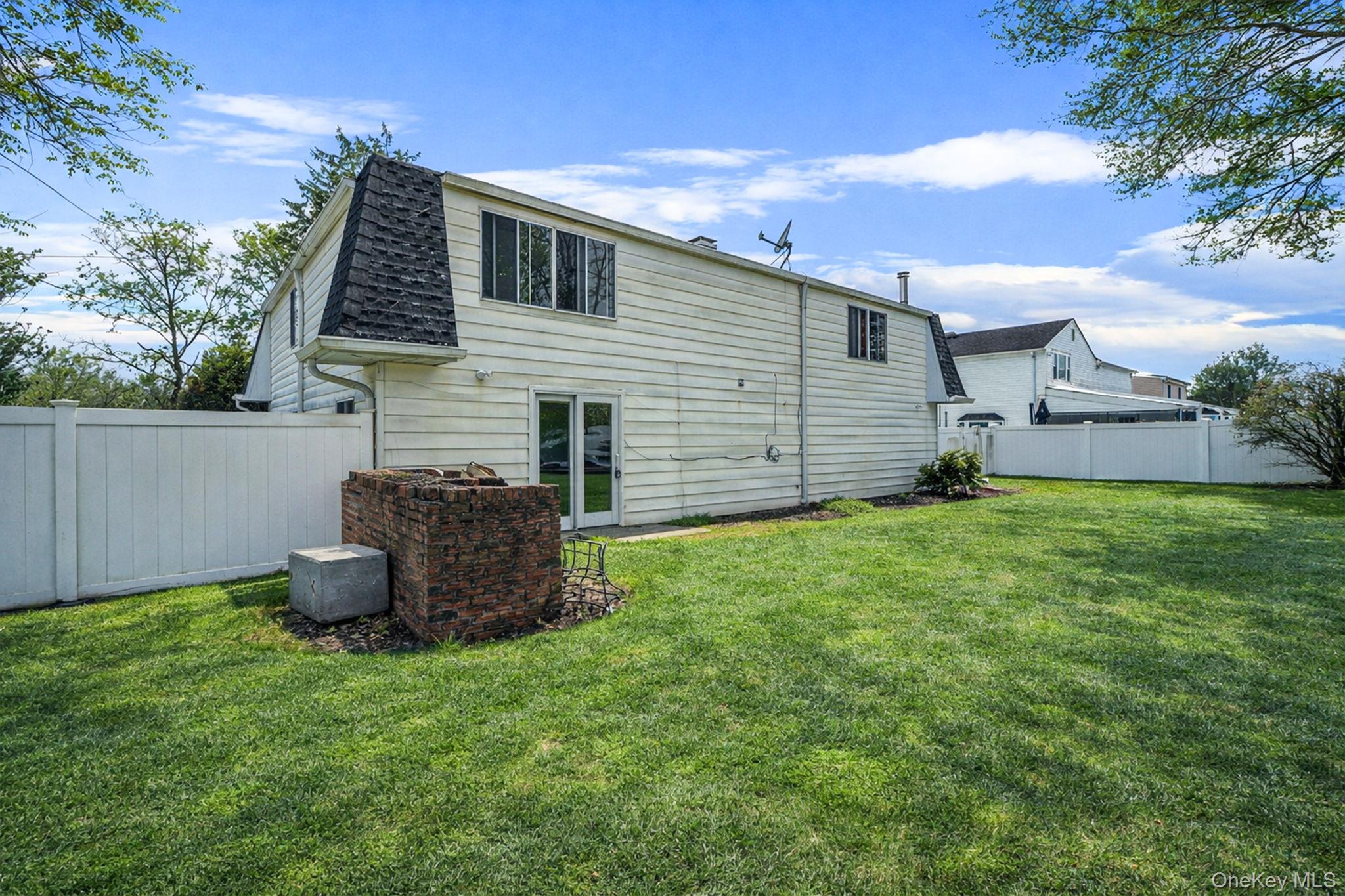 #16 photo, 22 Meyer Lane, Medford , NY 11763