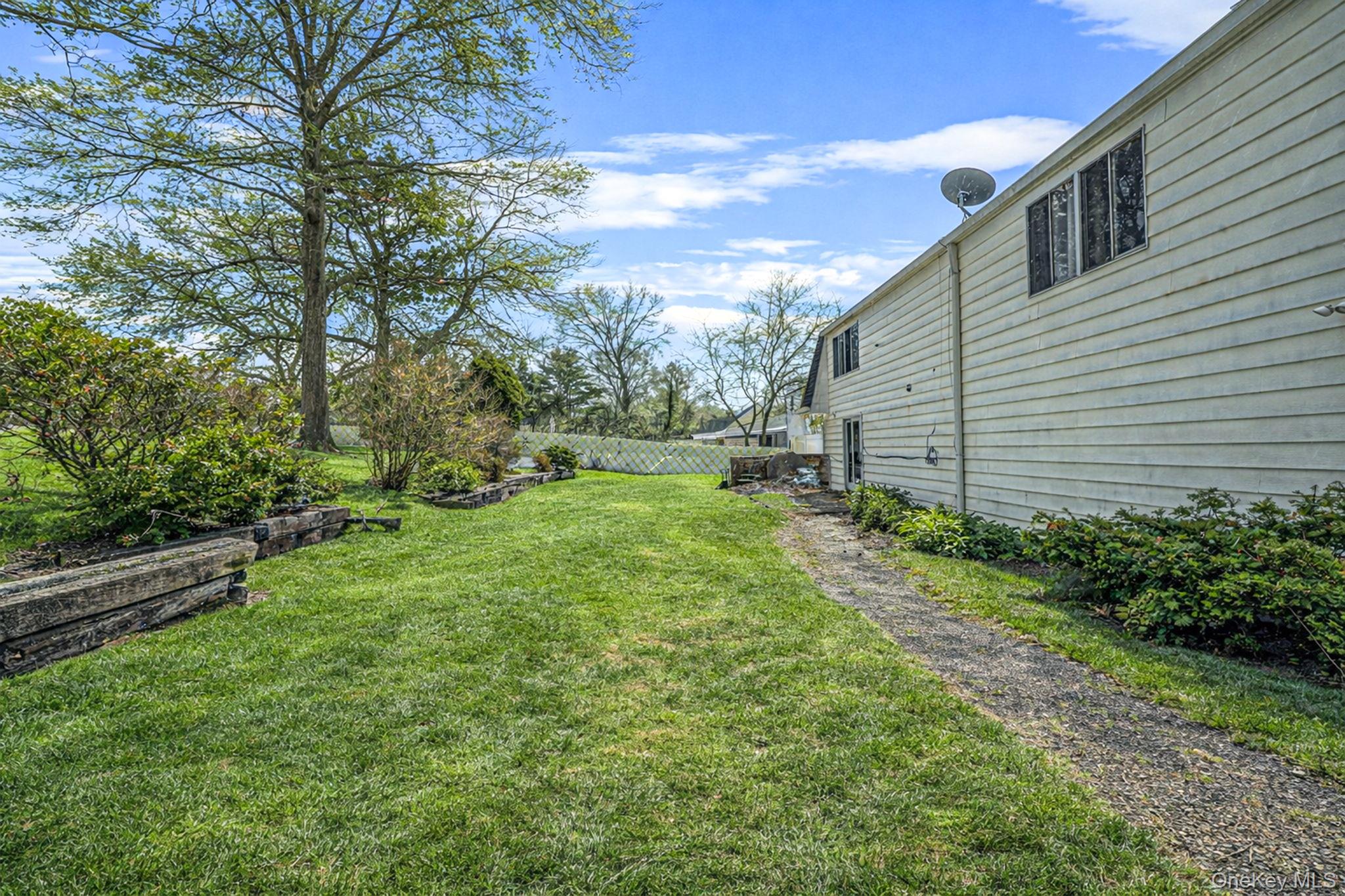 #20 photo, 22 Meyer Lane, Medford , NY 11763