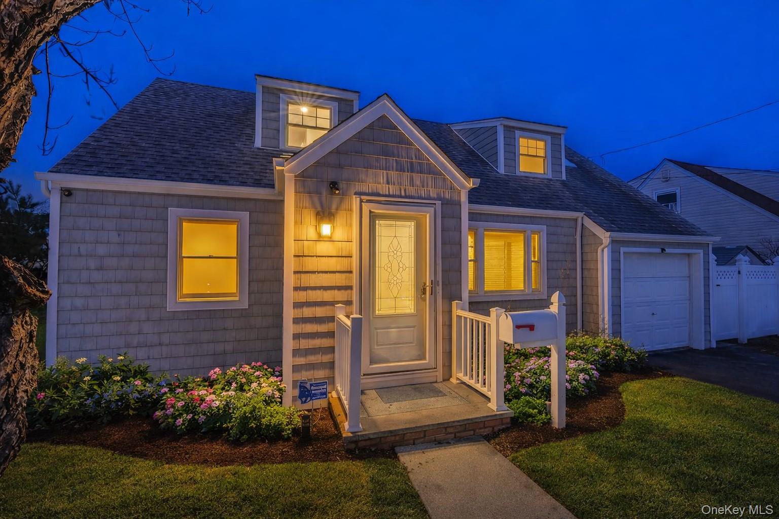 #1 photo, 3451 3rd Street, 长岛 Oceanside , NY 11572