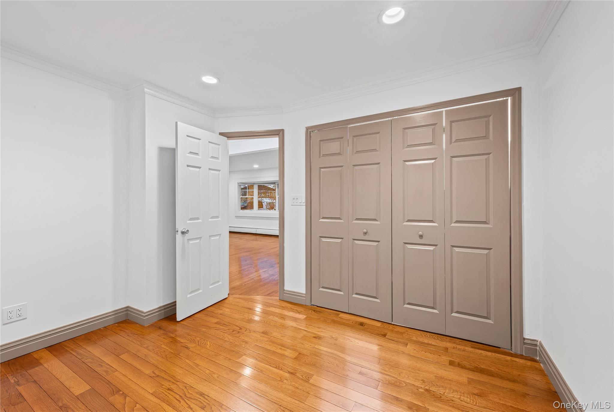 #13 photo, 3451 3rd Street, 长岛 Oceanside , NY 11572