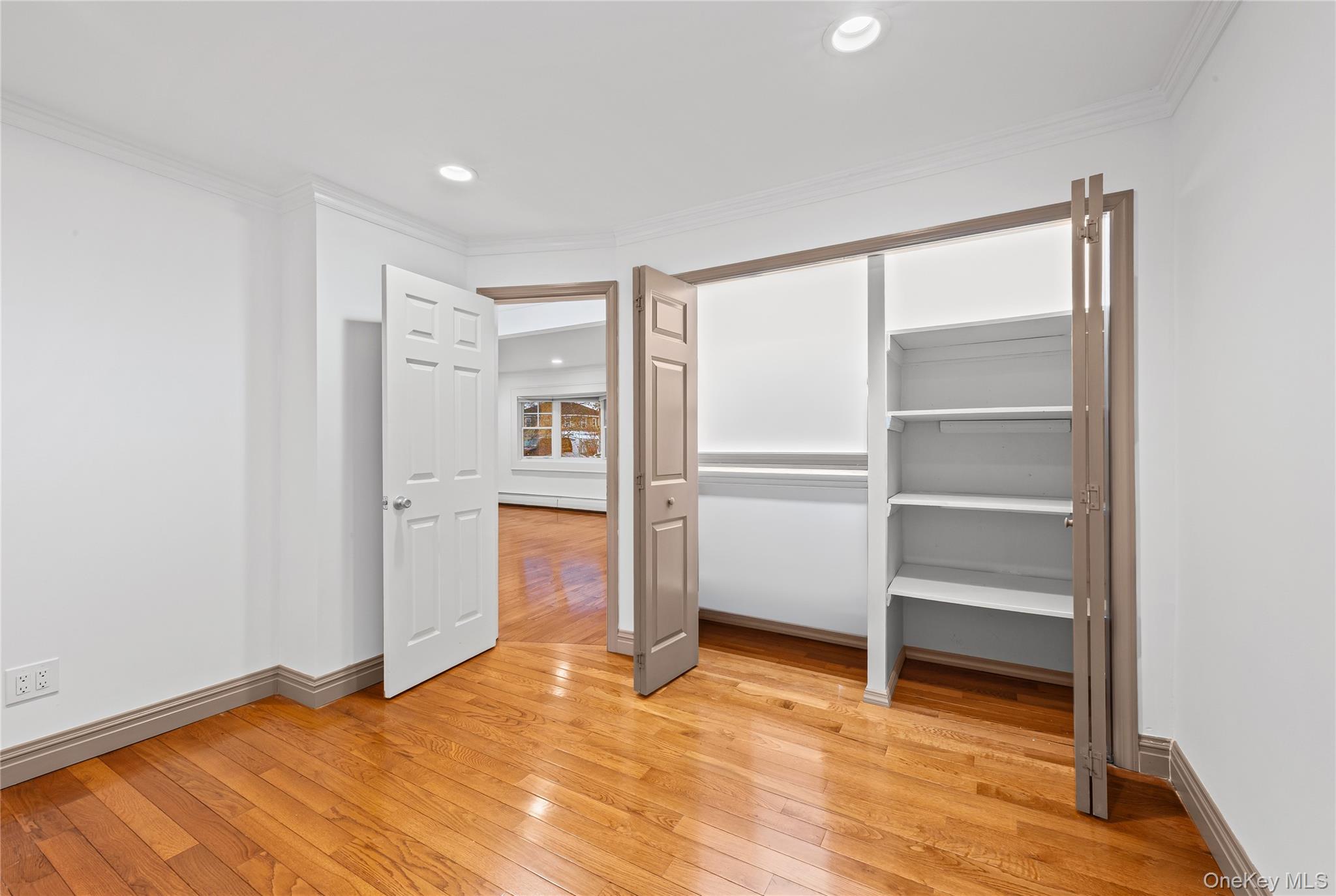 #14 photo, 3451 3rd Street, 长岛 Oceanside , NY 11572