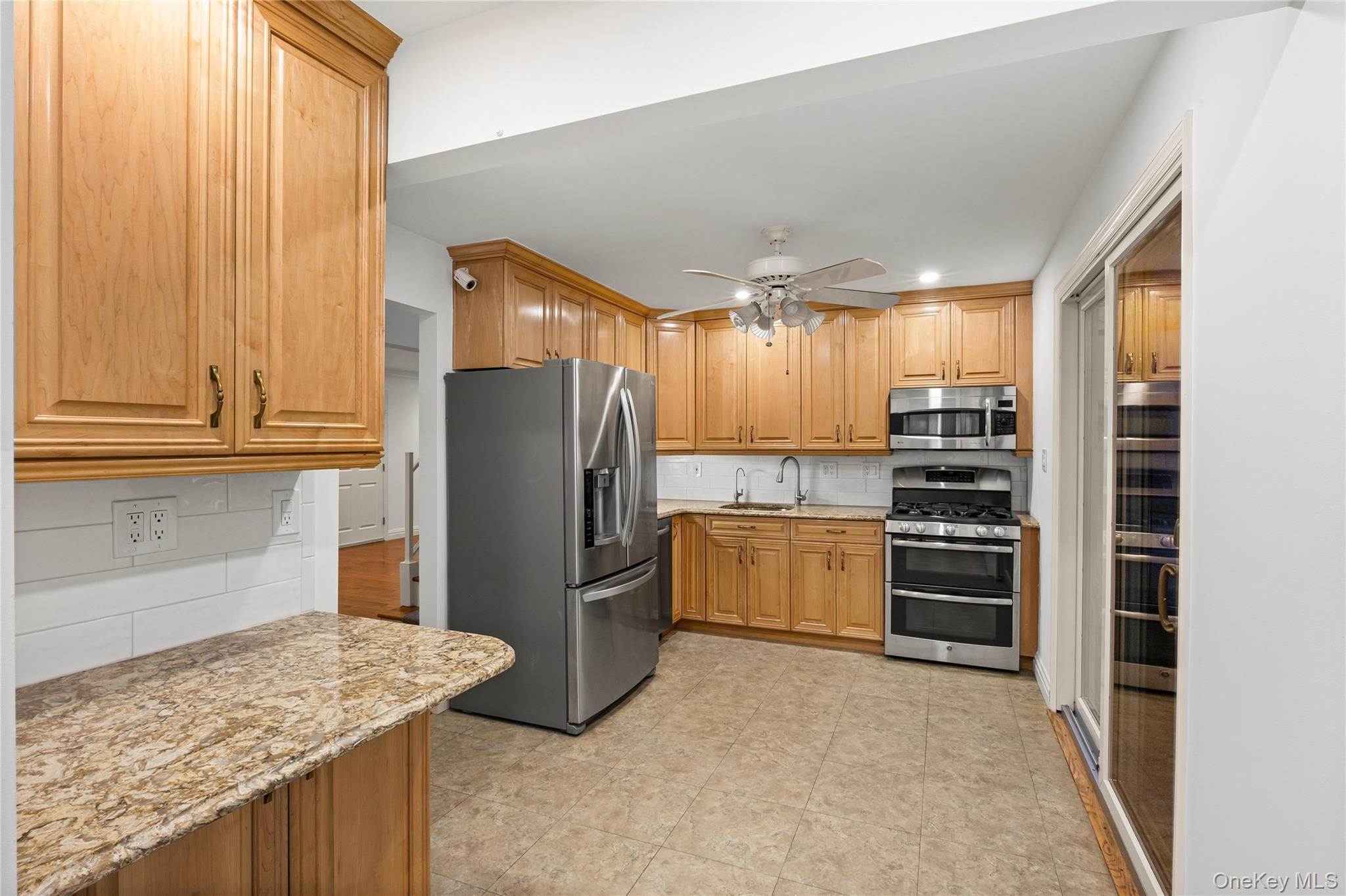 #18 photo, 3451 3rd Street, 长岛 Oceanside , NY 11572