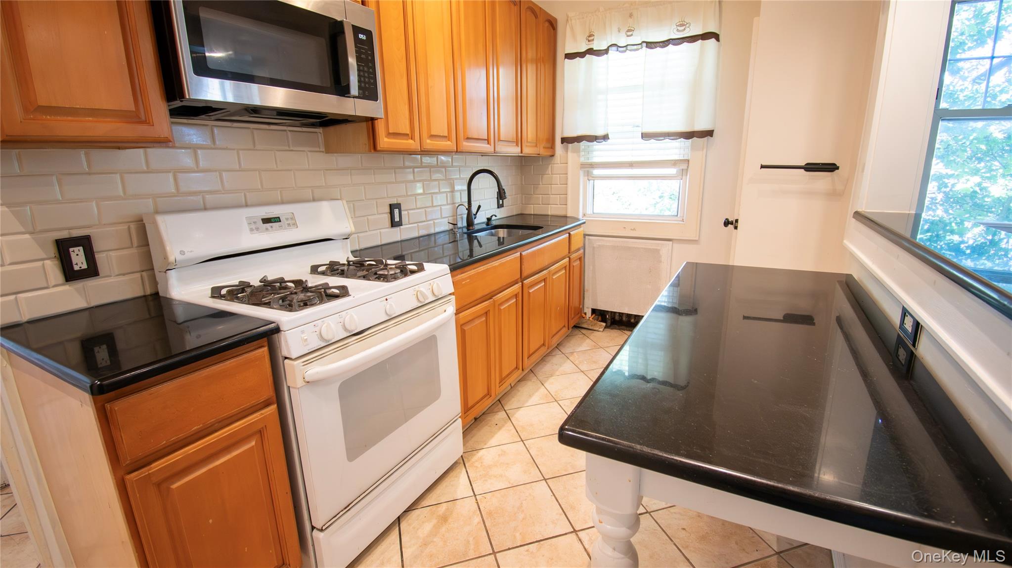 #10 photo, 840 Seaman Avenue, 롱 아일랜드 Baldwin , NY 11510