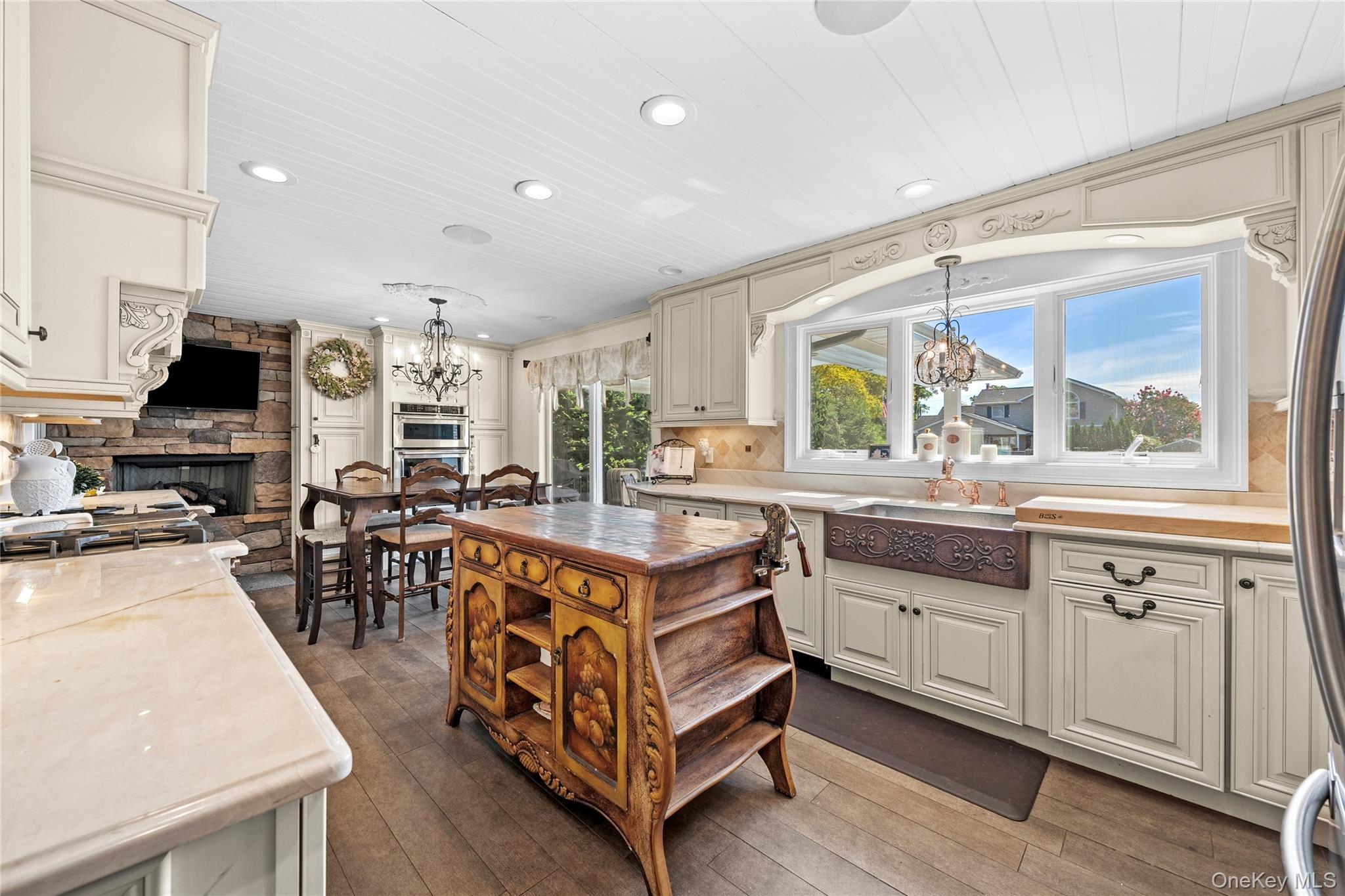 #6 photo, 24 Lebrun Avenue, Саффолк ‖ Amityville , NY 11701