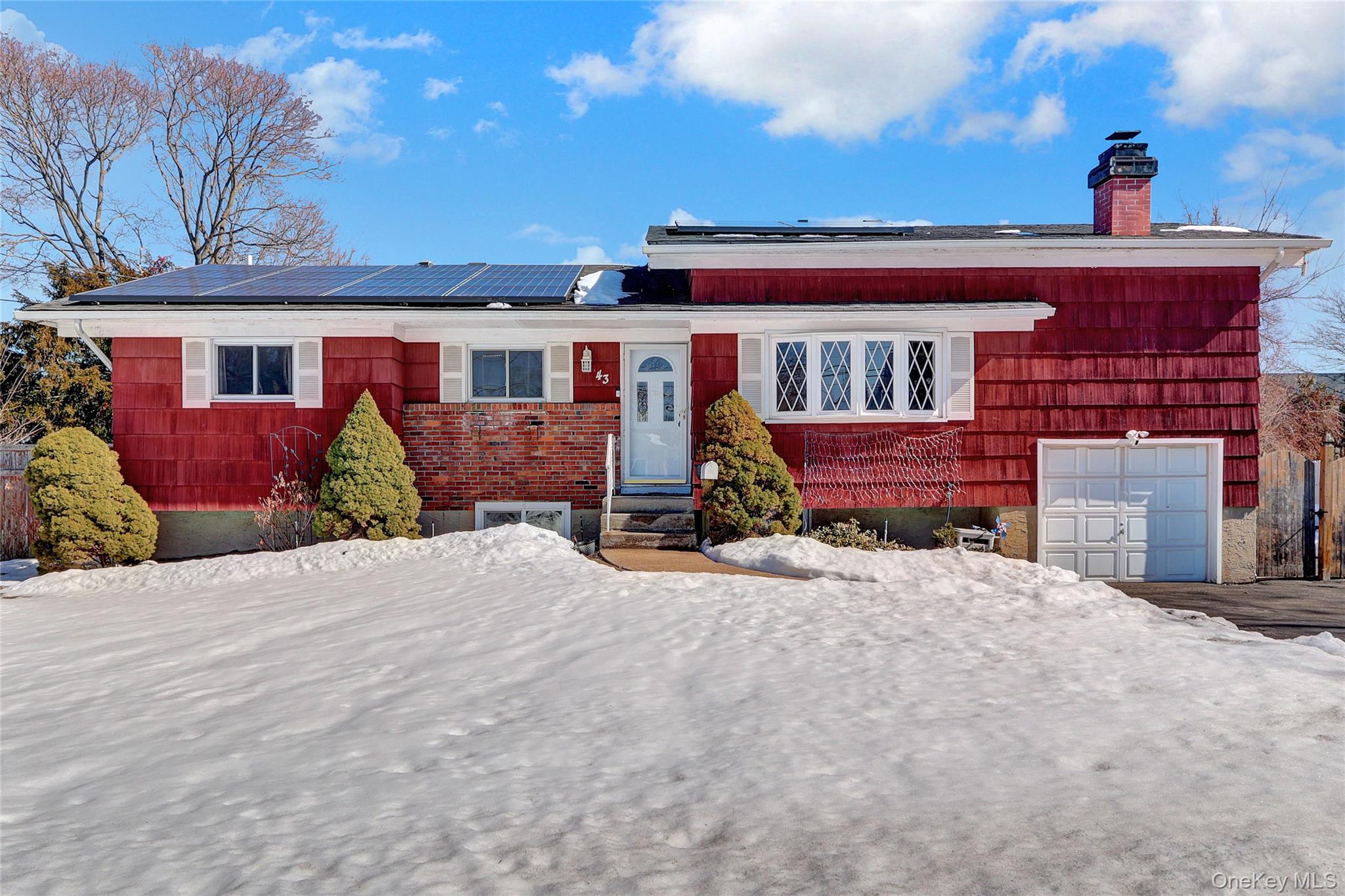 #1 photo, 43 Westchester Avenue, 롱 아일랜드 West Babylon , NY 11704