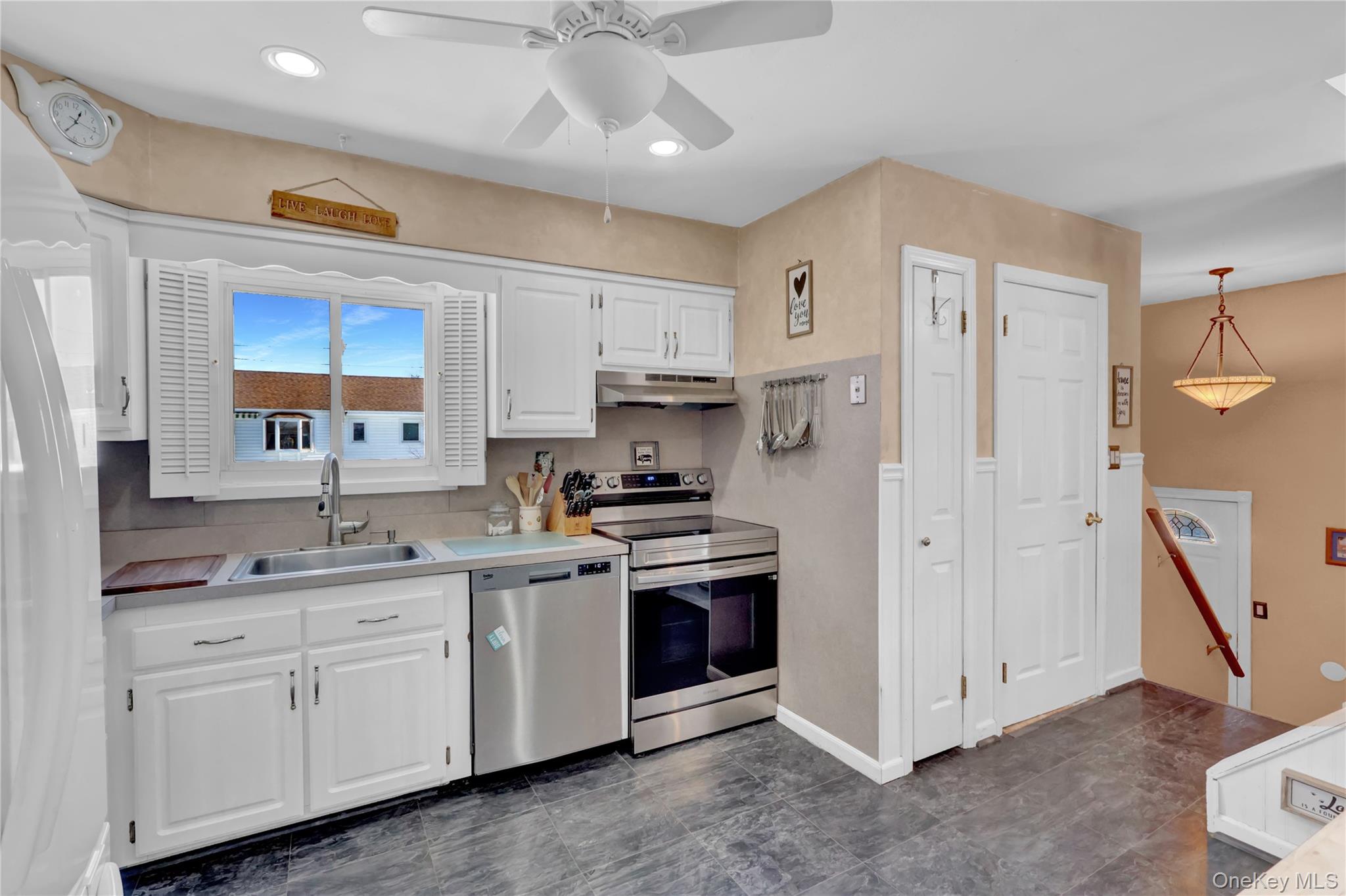 #10 photo, 43 Westchester Avenue, 롱 아일랜드 West Babylon , NY 11704