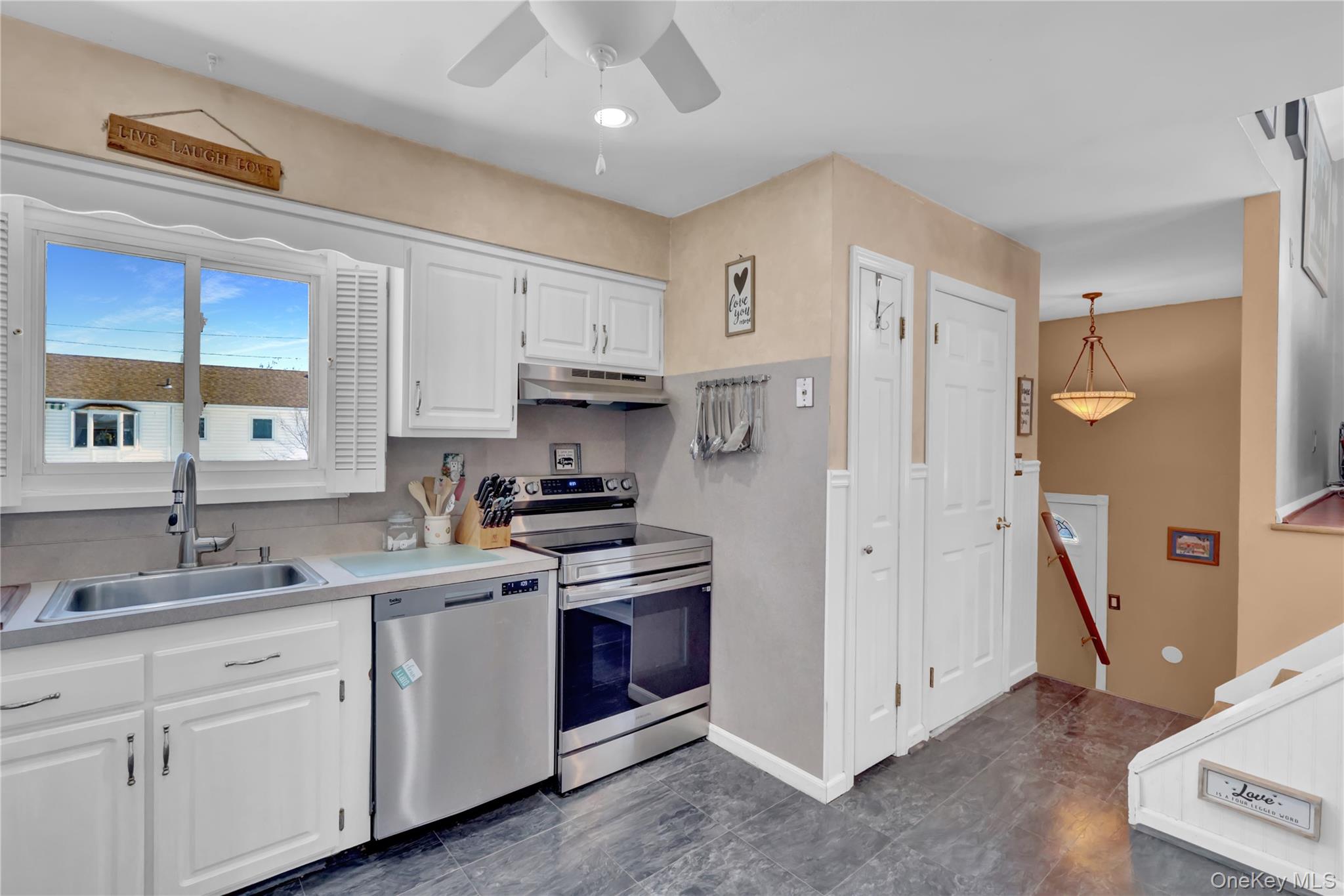 #11 photo, 43 Westchester Avenue, 롱 아일랜드 West Babylon , NY 11704