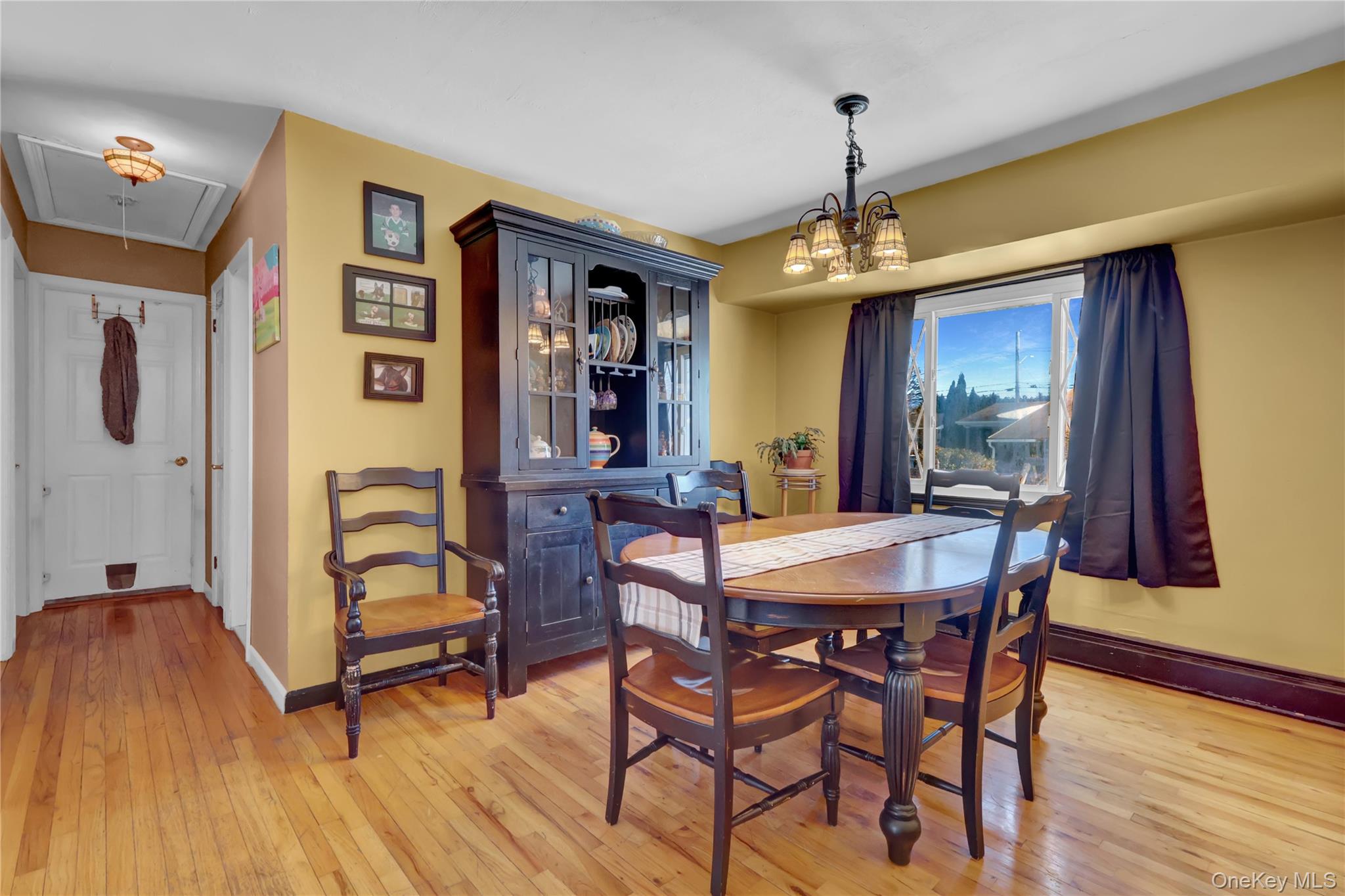 #14 photo, 43 Westchester Avenue, 롱 아일랜드 West Babylon , NY 11704