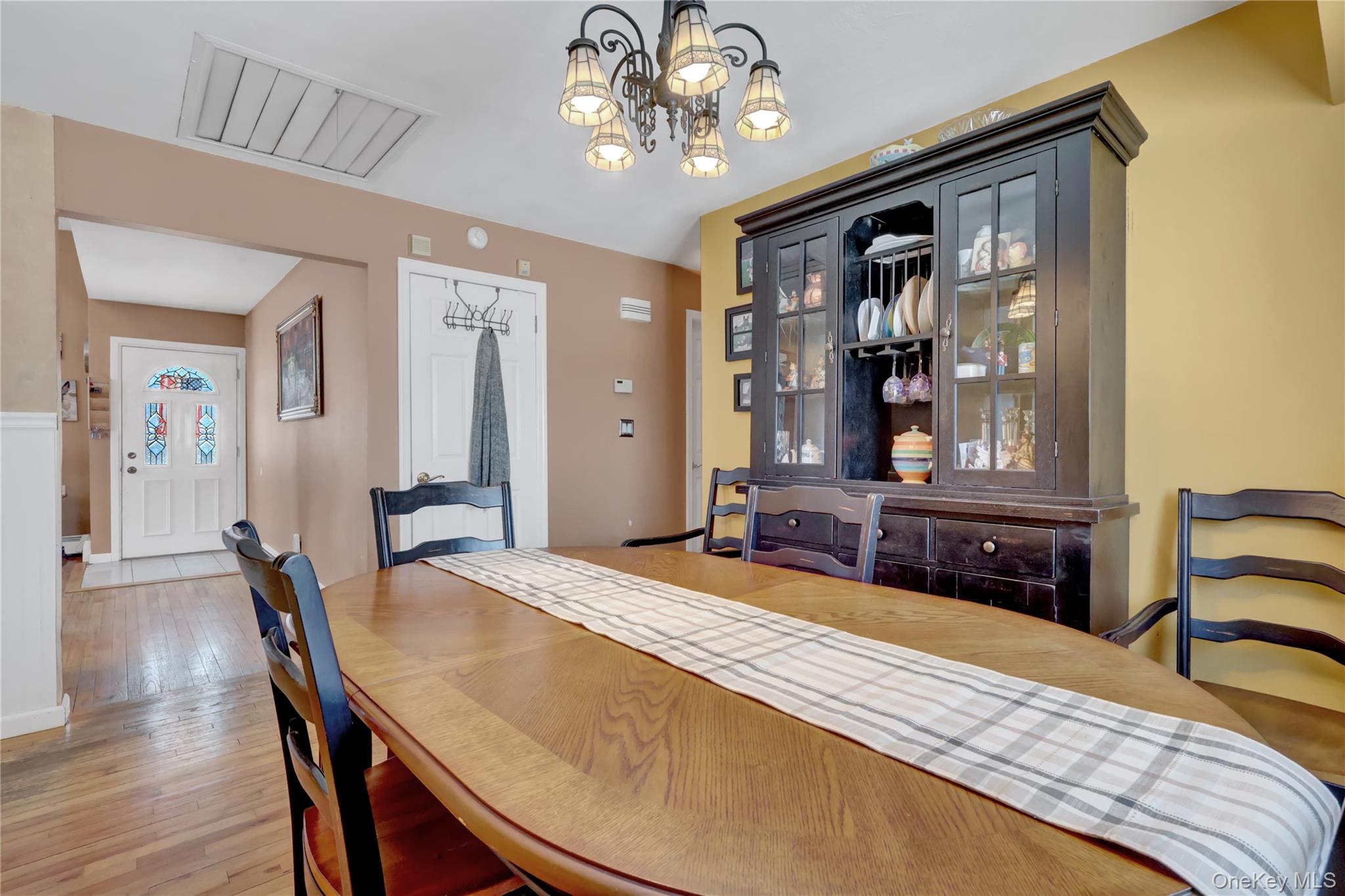 #16 photo, 43 Westchester Avenue, 롱 아일랜드 West Babylon , NY 11704