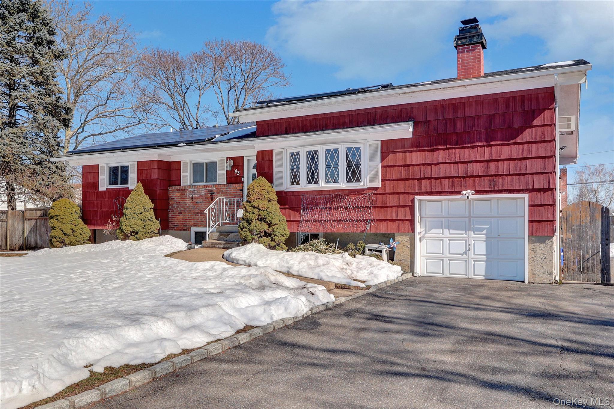 #4 photo, 43 Westchester Avenue, 롱 아일랜드 West Babylon , NY 11704