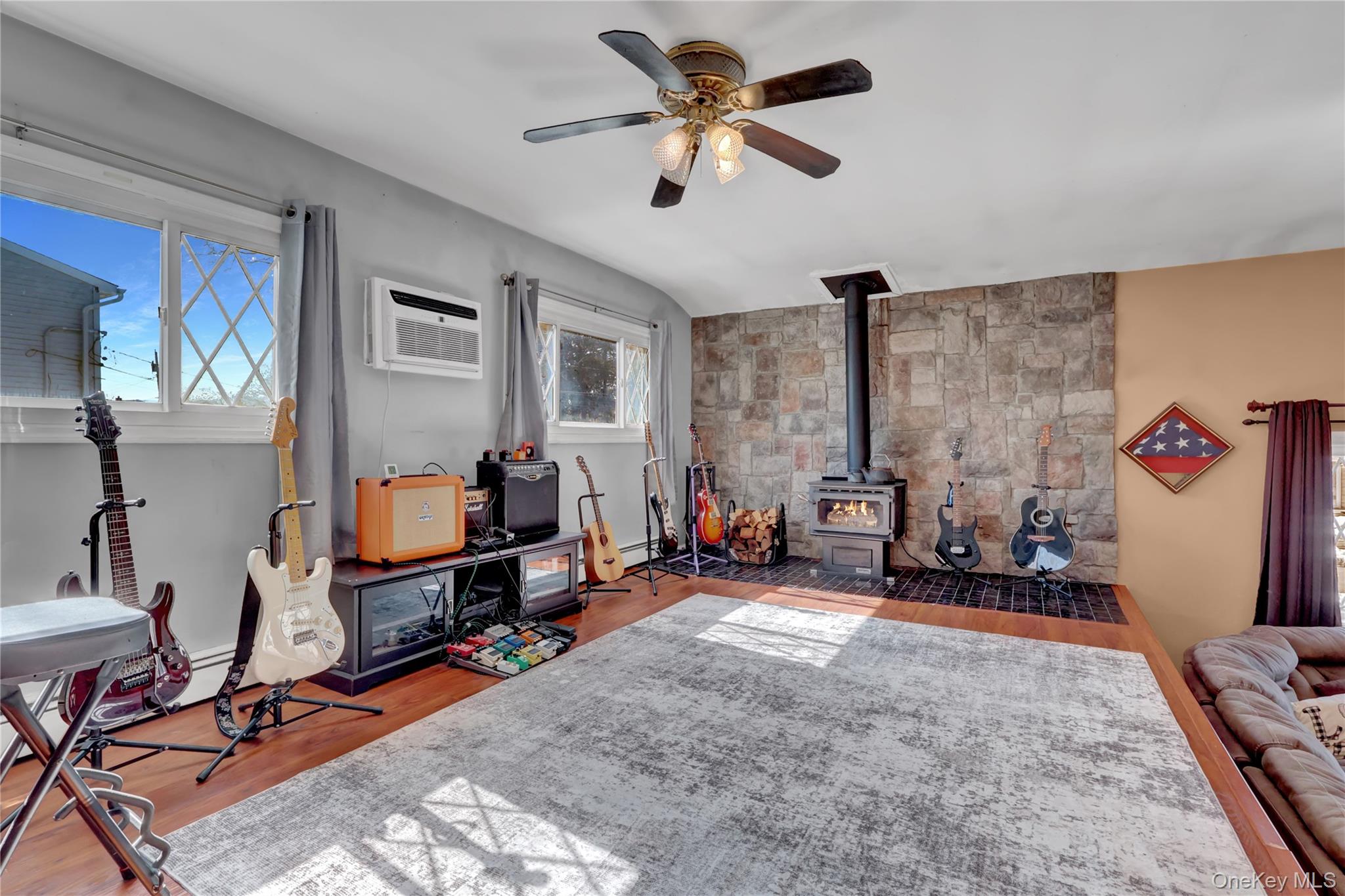 #8 photo, 43 Westchester Avenue, 롱 아일랜드 West Babylon , NY 11704