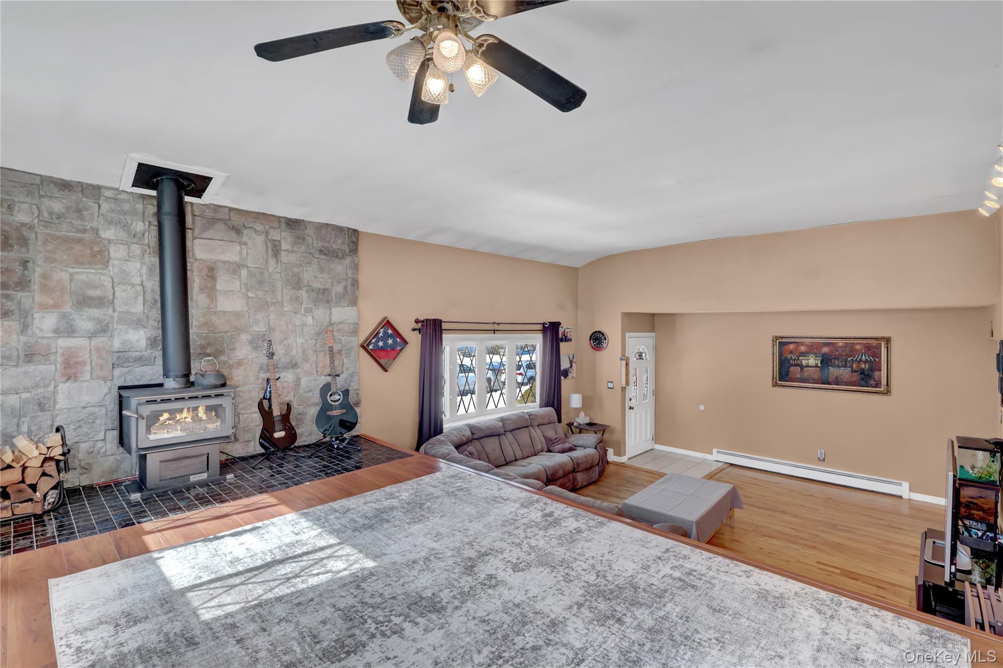 #9 photo, 43 Westchester Avenue, 롱 아일랜드 West Babylon , NY 11704