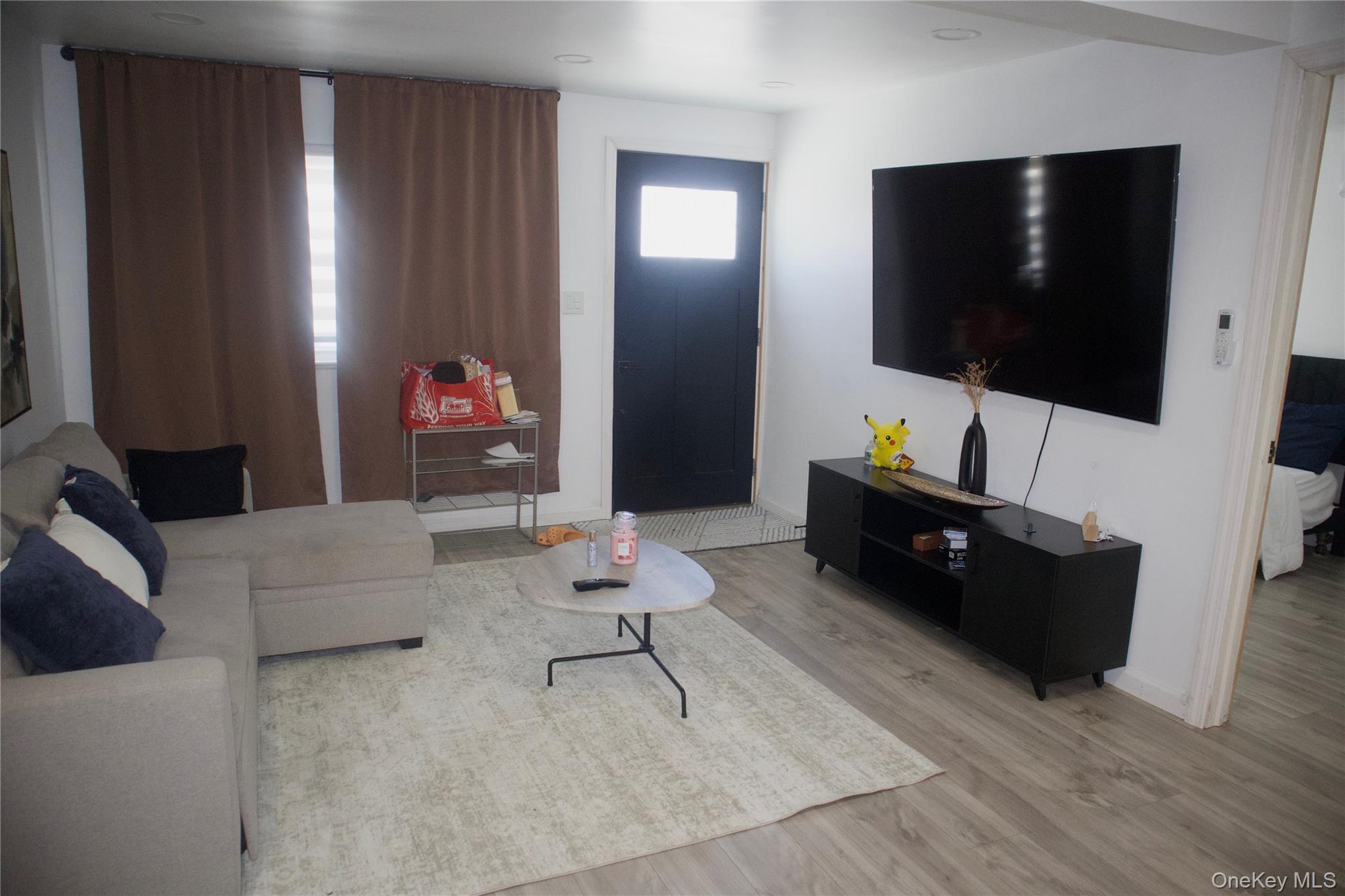 #3 photo, 147-15 223rd Street, קווינס Springfield Gardens , NY 11413