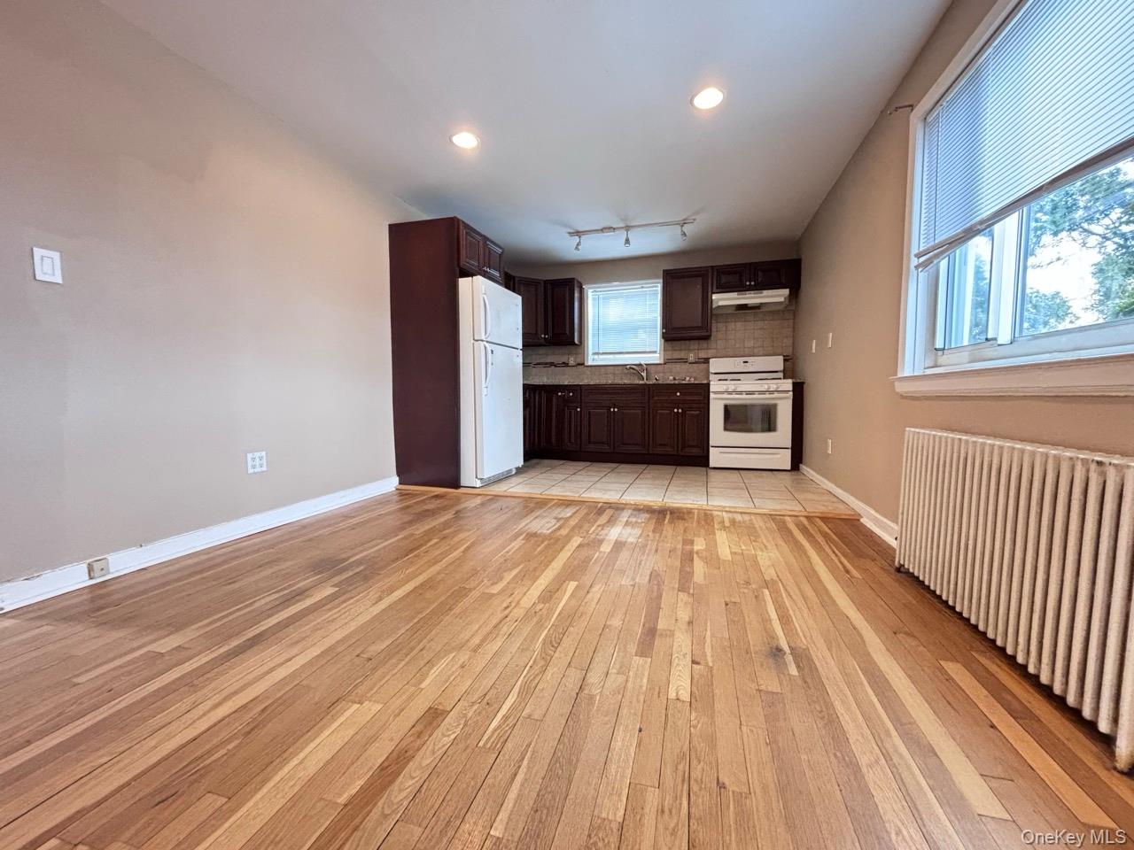 #4 photo, 75-32 263rd Street, Glen Oaks , NY 11004