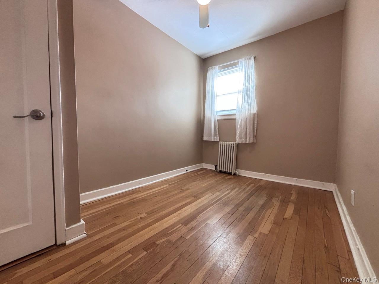 #7 photo, 75-32 263rd Street, Glen Oaks , NY 11004