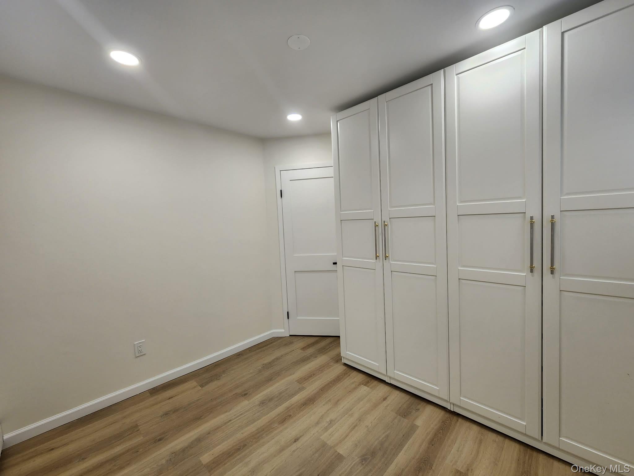 #13 photo, 46 W Clearwater Road, Lindenhurst , NY 11757