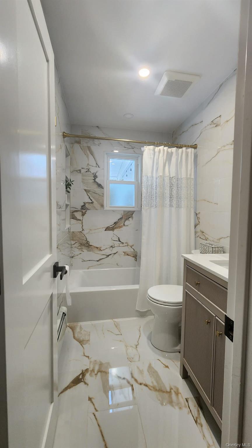 #14 photo, 46 W Clearwater Road, Lindenhurst , NY 11757