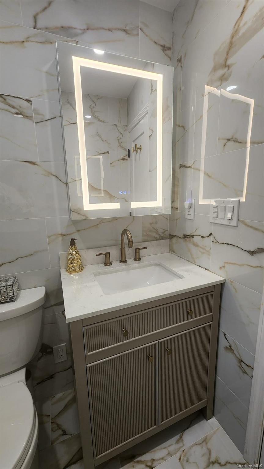 #16 photo, 46 W Clearwater Road, Lindenhurst , NY 11757