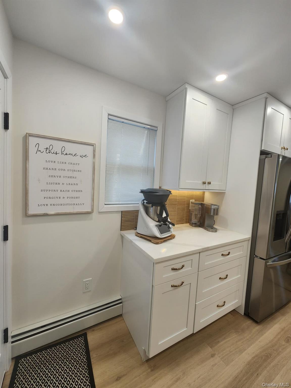 #4 photo, 46 W Clearwater Road, Lindenhurst , NY 11757