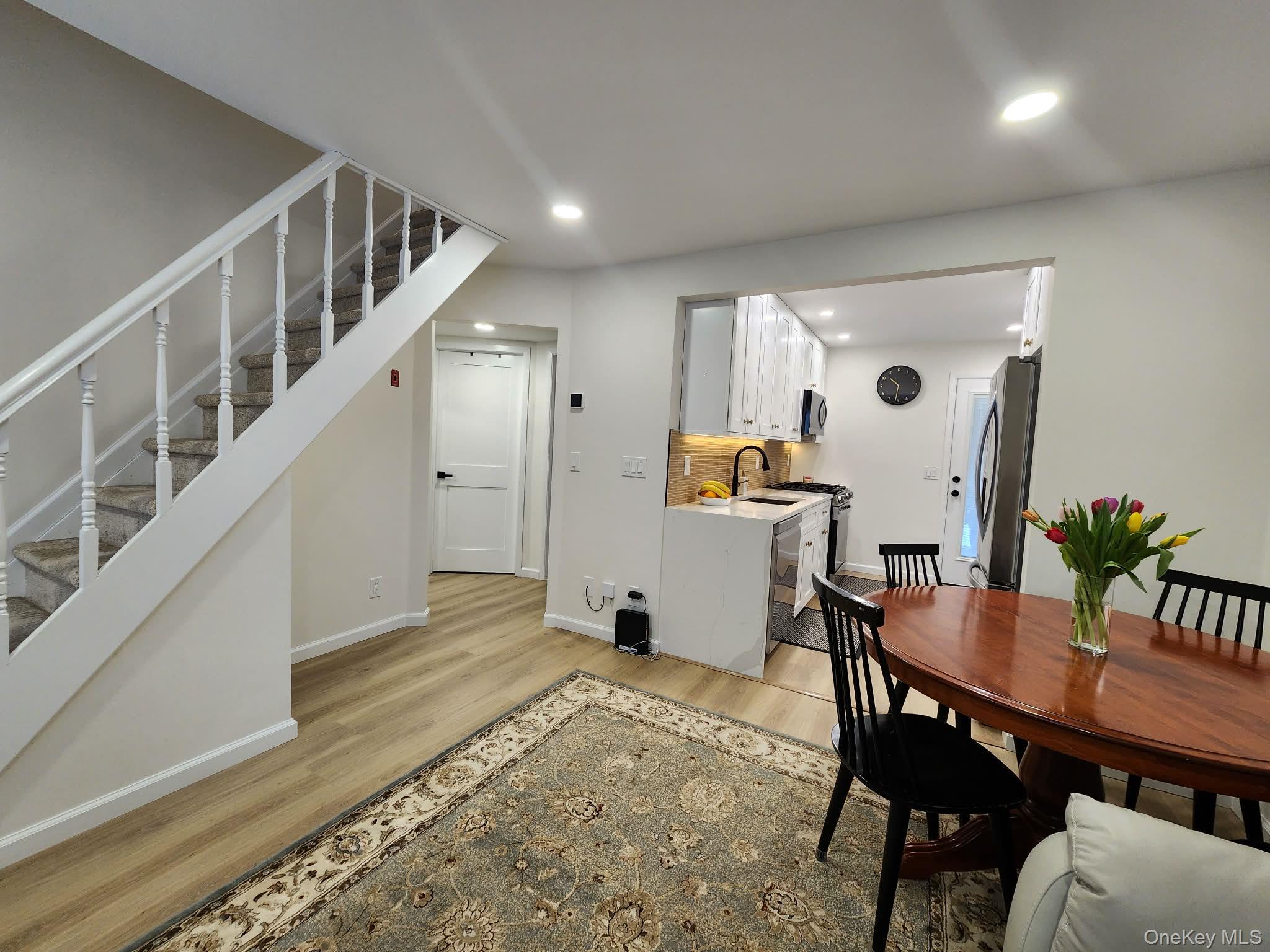 #5 photo, 46 W Clearwater Road, Lindenhurst , NY 11757