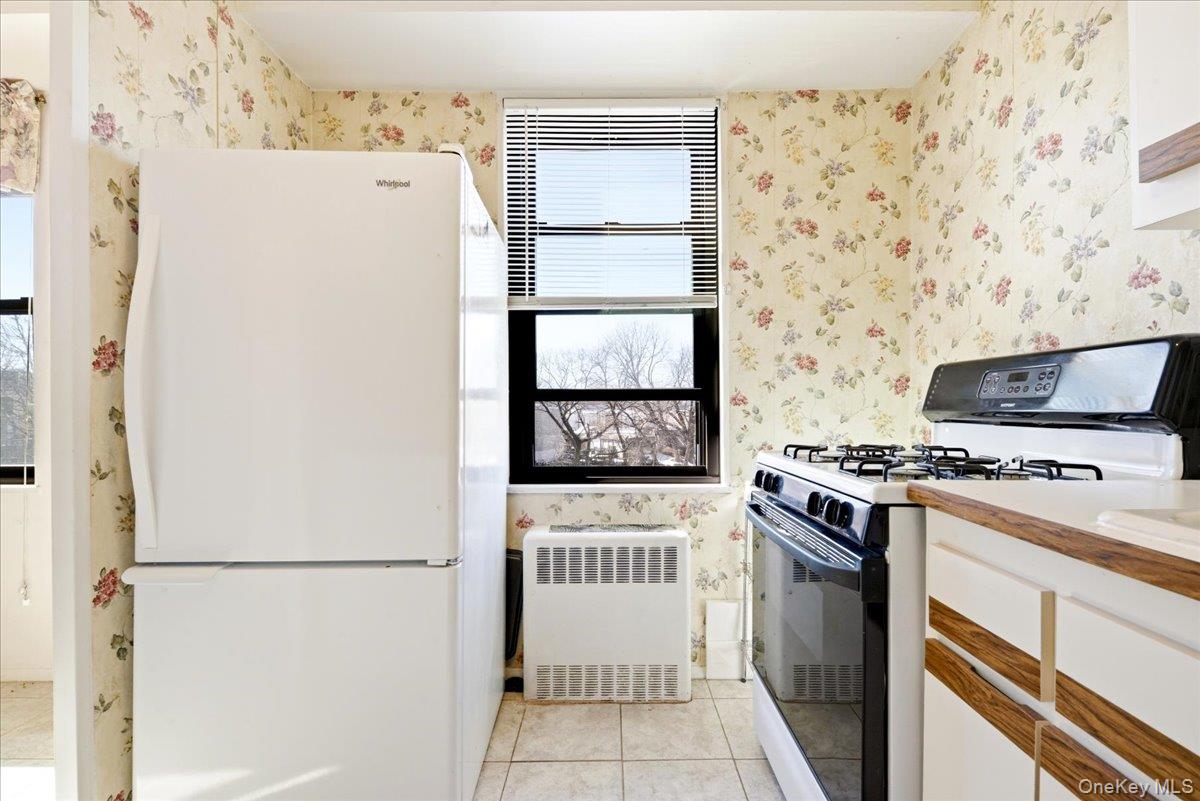 #13 photo, 90-60 Union Turnpike, Glendale , NY 11385