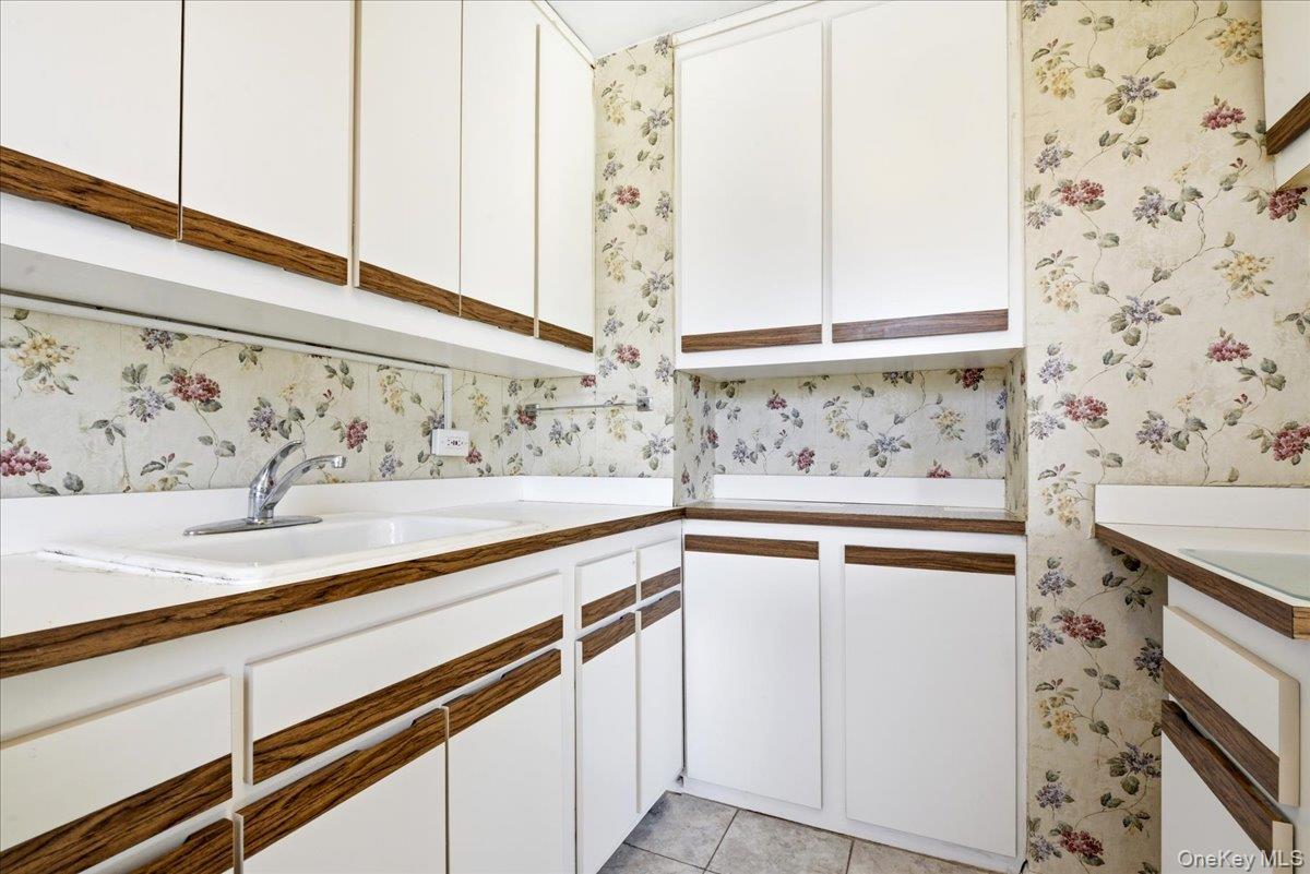 #14 photo, 90-60 Union Turnpike, Glendale , NY 11385