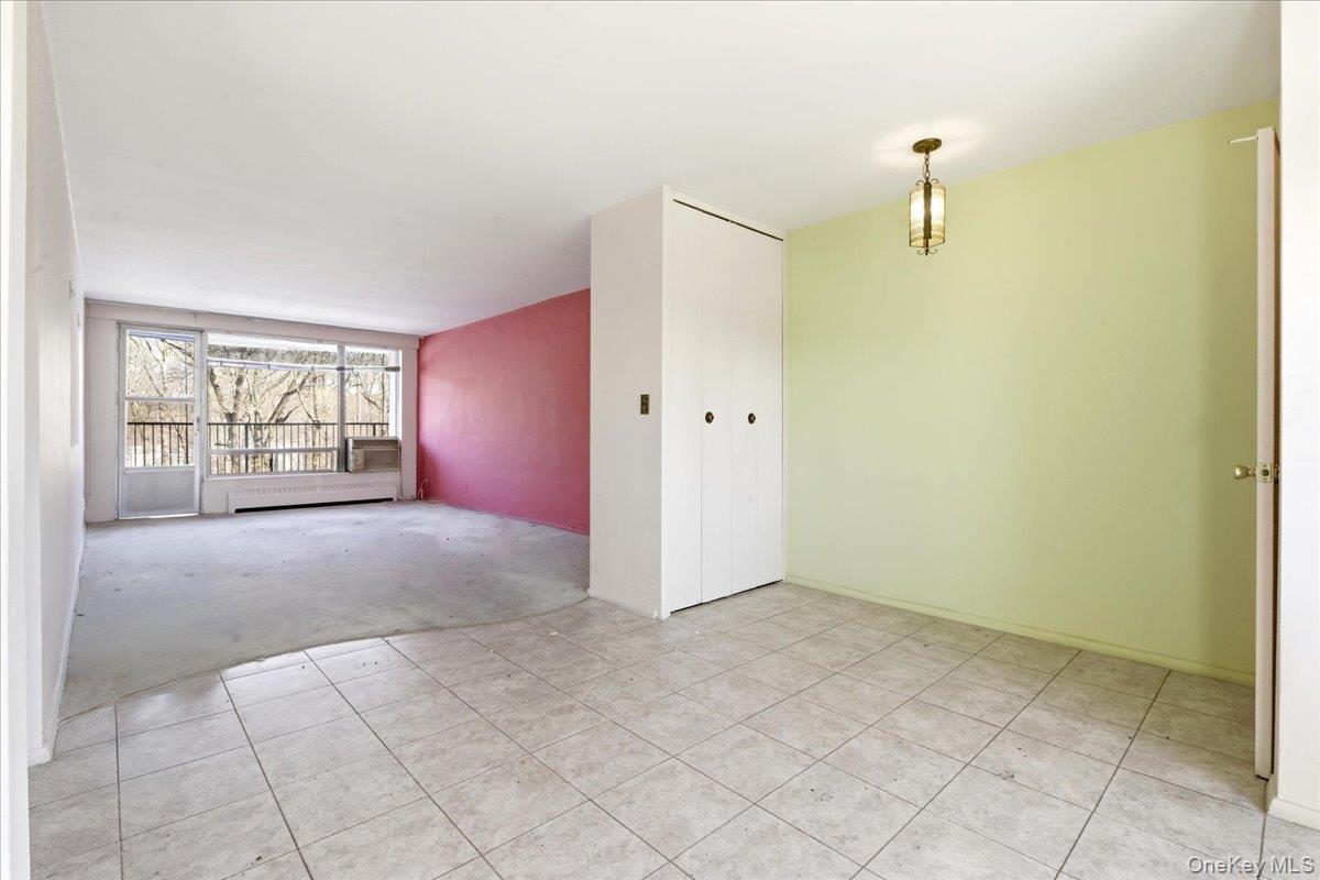 #16 photo, 90-60 Union Turnpike, Glendale , NY 11385