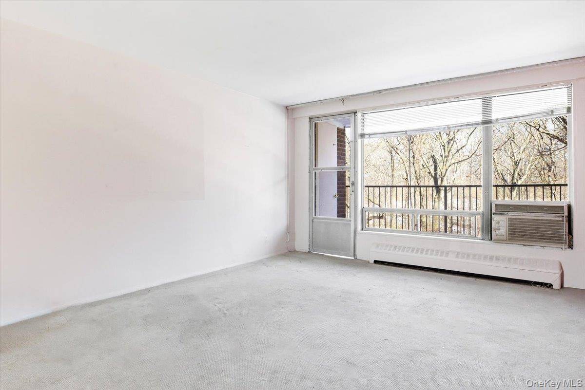 #19 photo, 90-60 Union Turnpike, Glendale , NY 11385