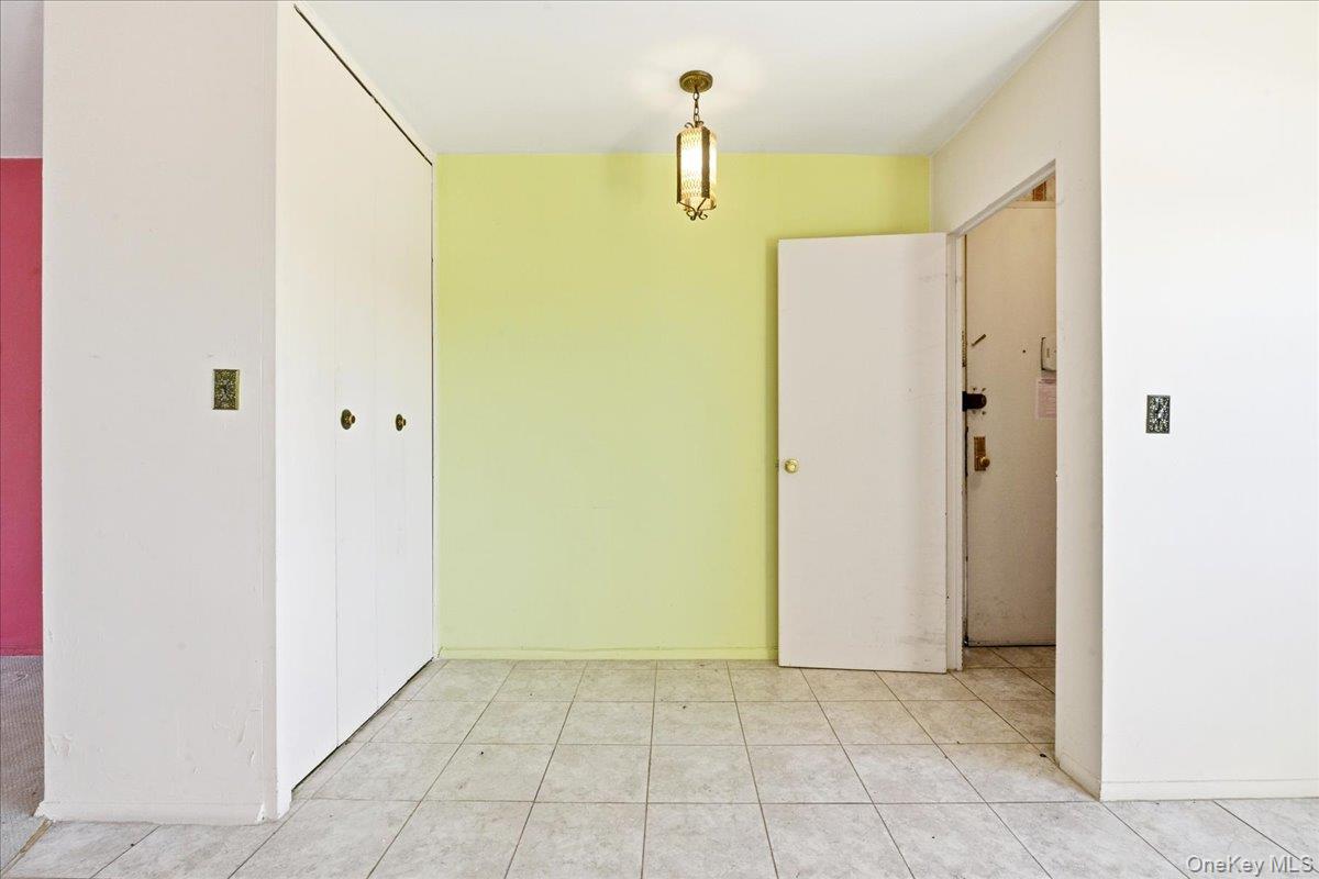 #5 photo, 90-60 Union Turnpike, Glendale , NY 11385