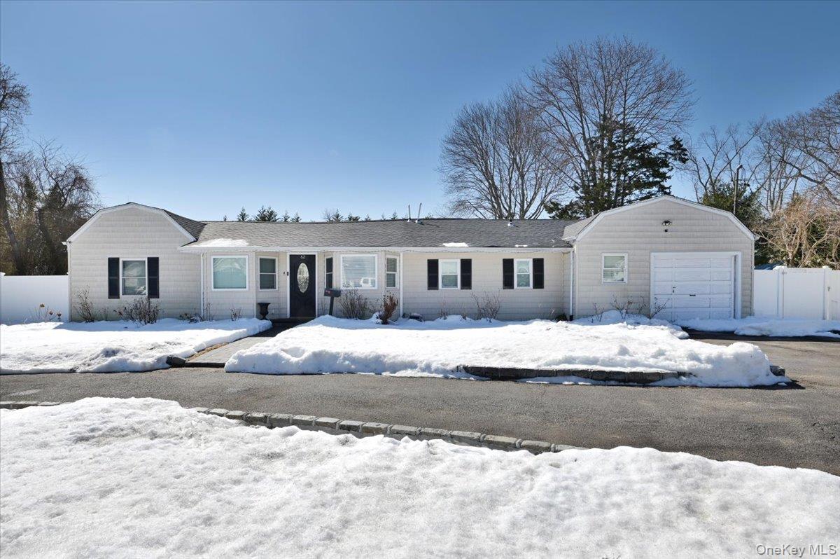 #1 photo, 62 Bayside Avenue, Саффолк ‖ Amityville , NY 11701